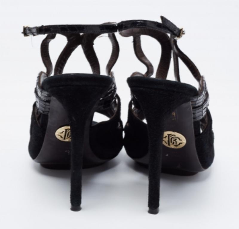 Roberto Cavalli Snakeskin Embossed Leather & Suede Ankle Strap Sandals Size 39.5 In Good Condition For Sale In Dubai, Al Qouz 2