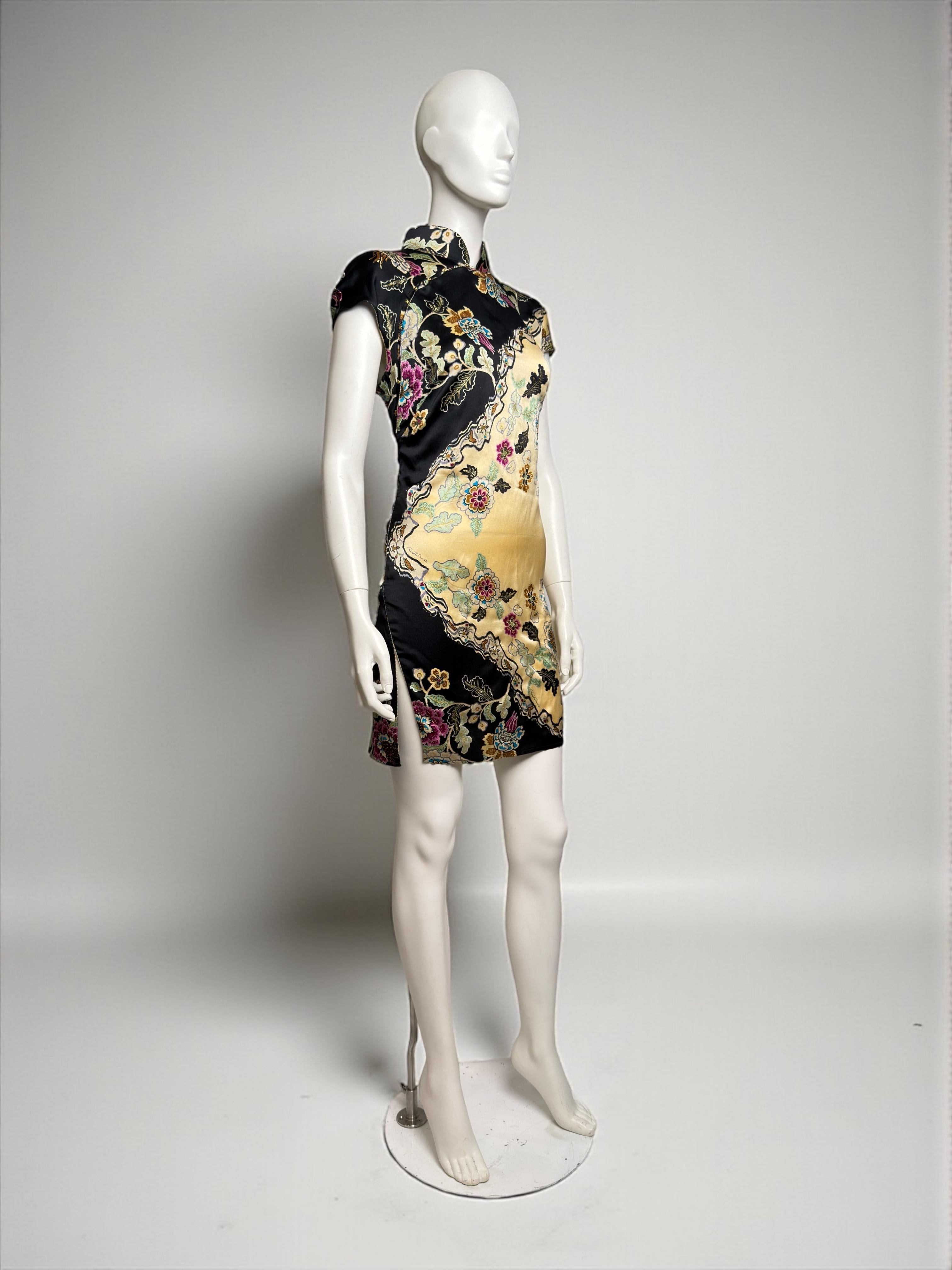Roberto Cavalli Spring 2003 Chinoiserie Cheongsam soie jaune Mini robe en vente 2