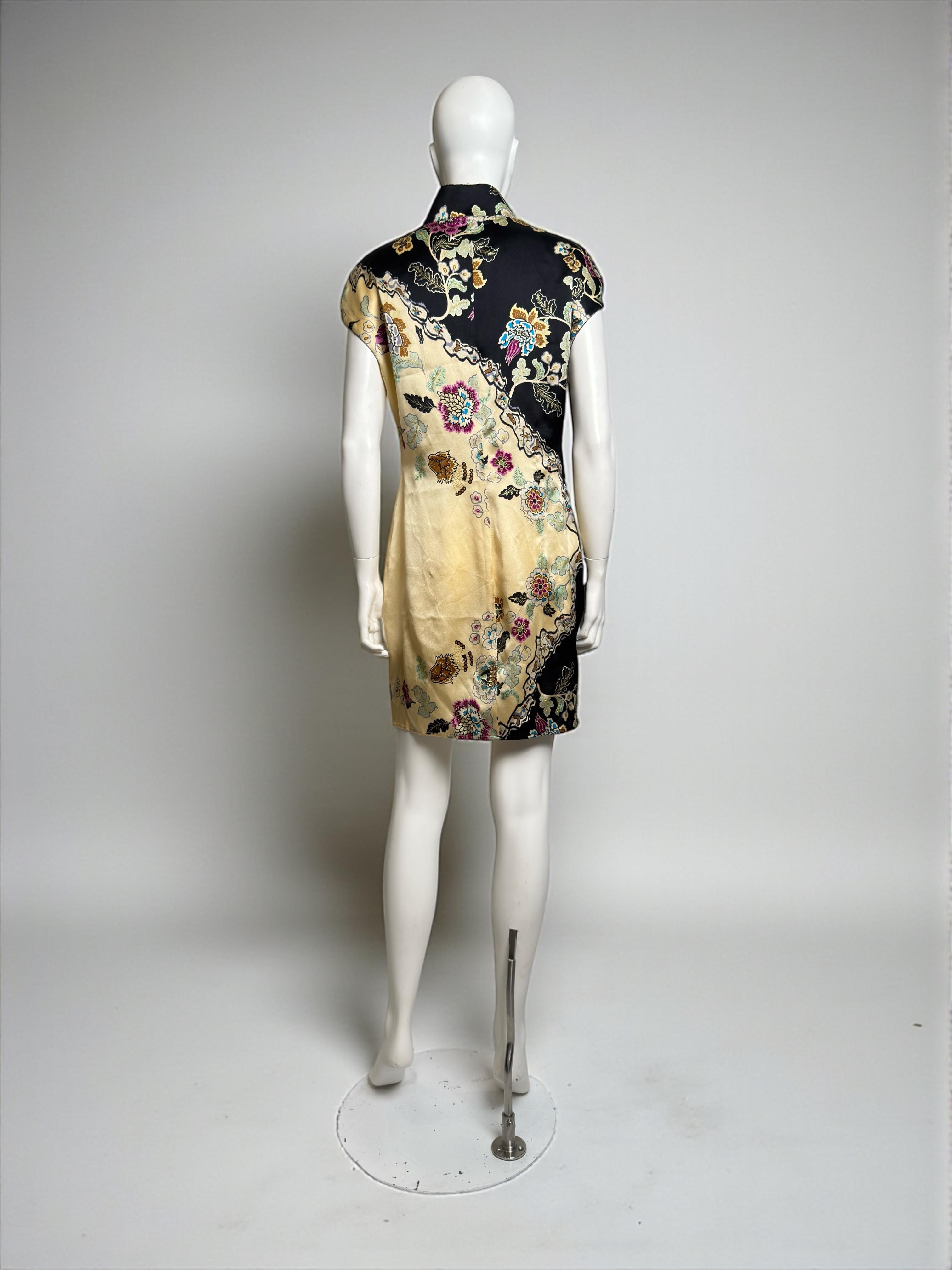 Roberto Cavalli Spring 2003 Chinoiserie Cheongsam soie jaune Mini robe en vente 4