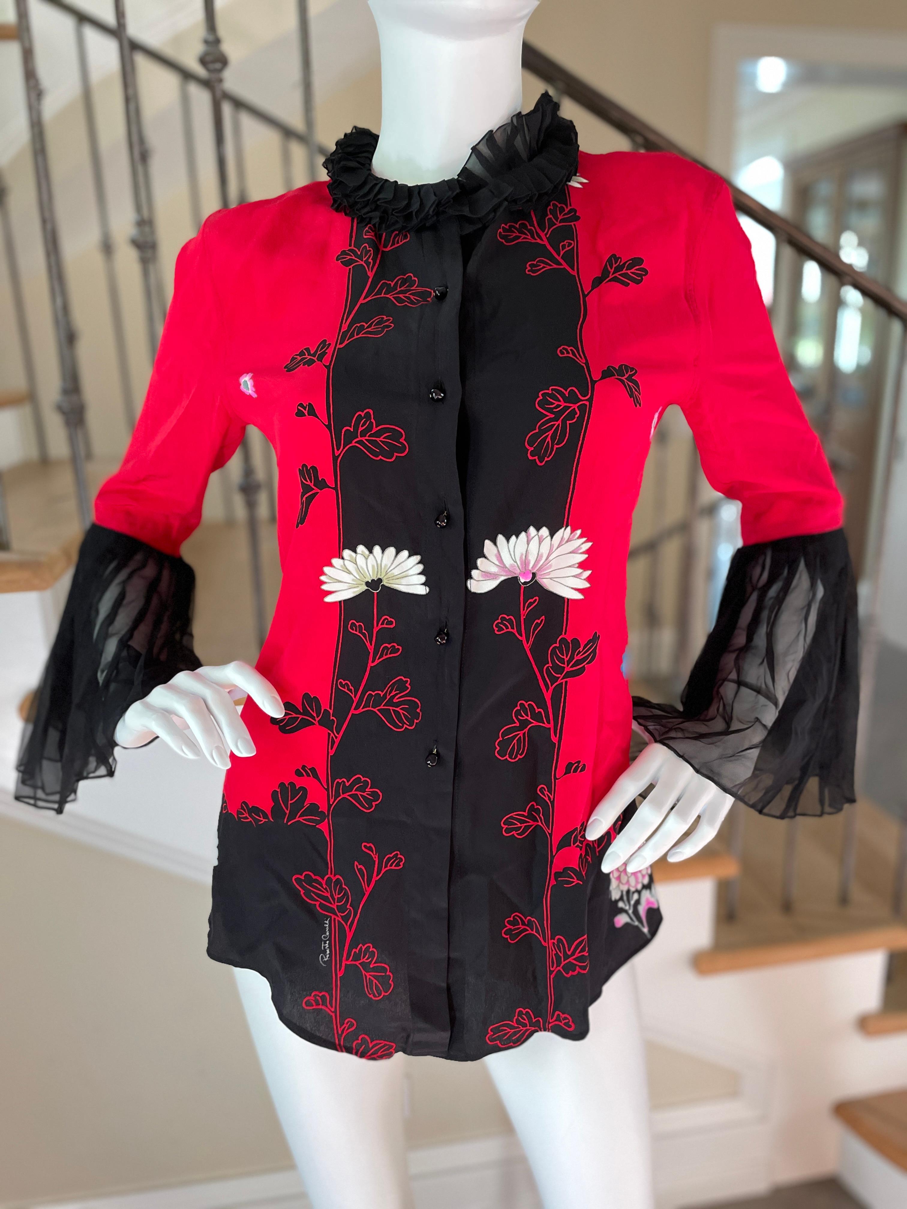 Rouge Roberto Cavalli - Chemisier à boutons et manches cloche à fleurs de style chinoiseries, printemps 2003  en vente