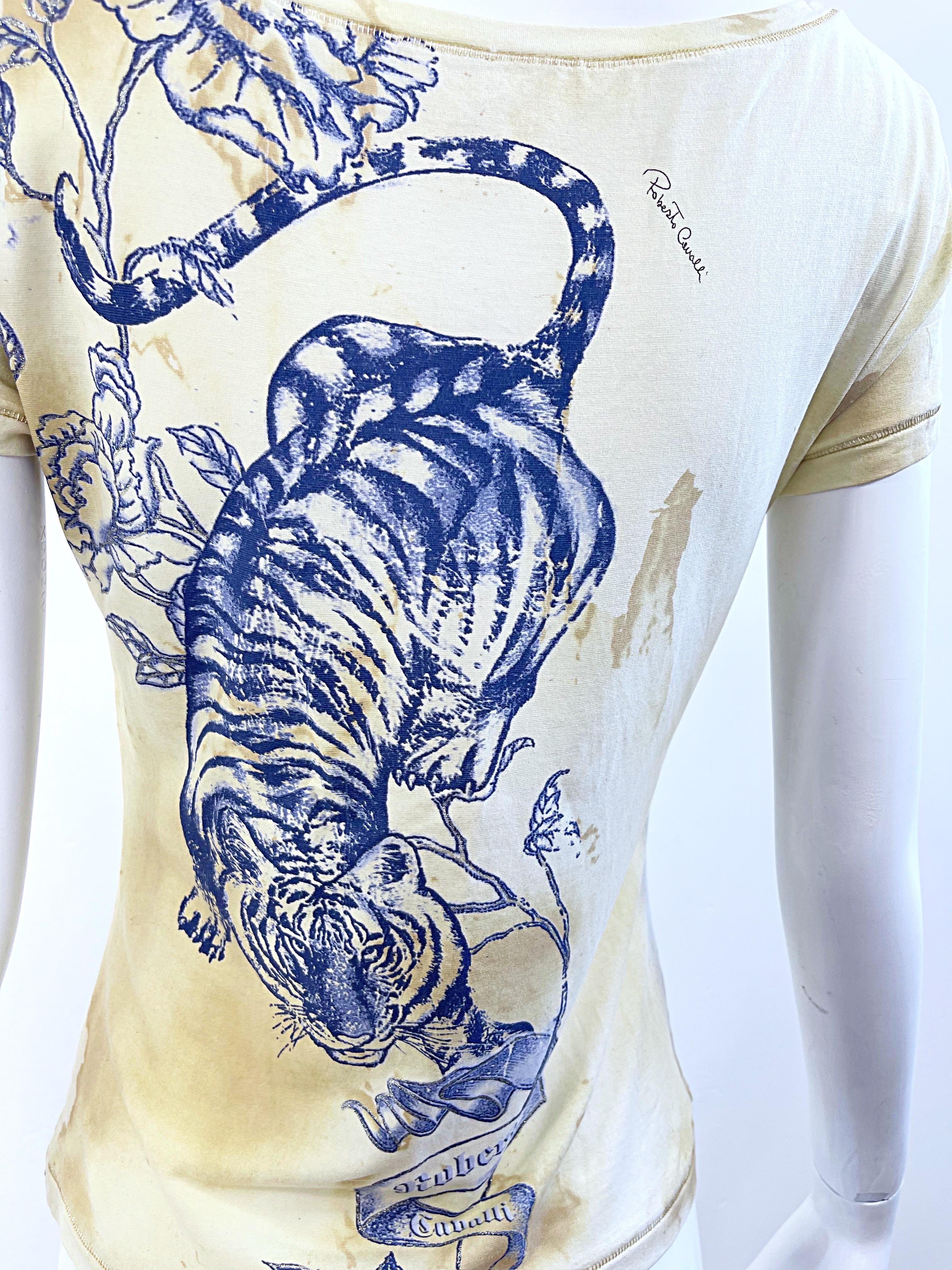 Roberto Cavalli Camiseta Primavera 2003 Estampado Tatuaje Flor de Dragón Vintage Y2K en venta 12