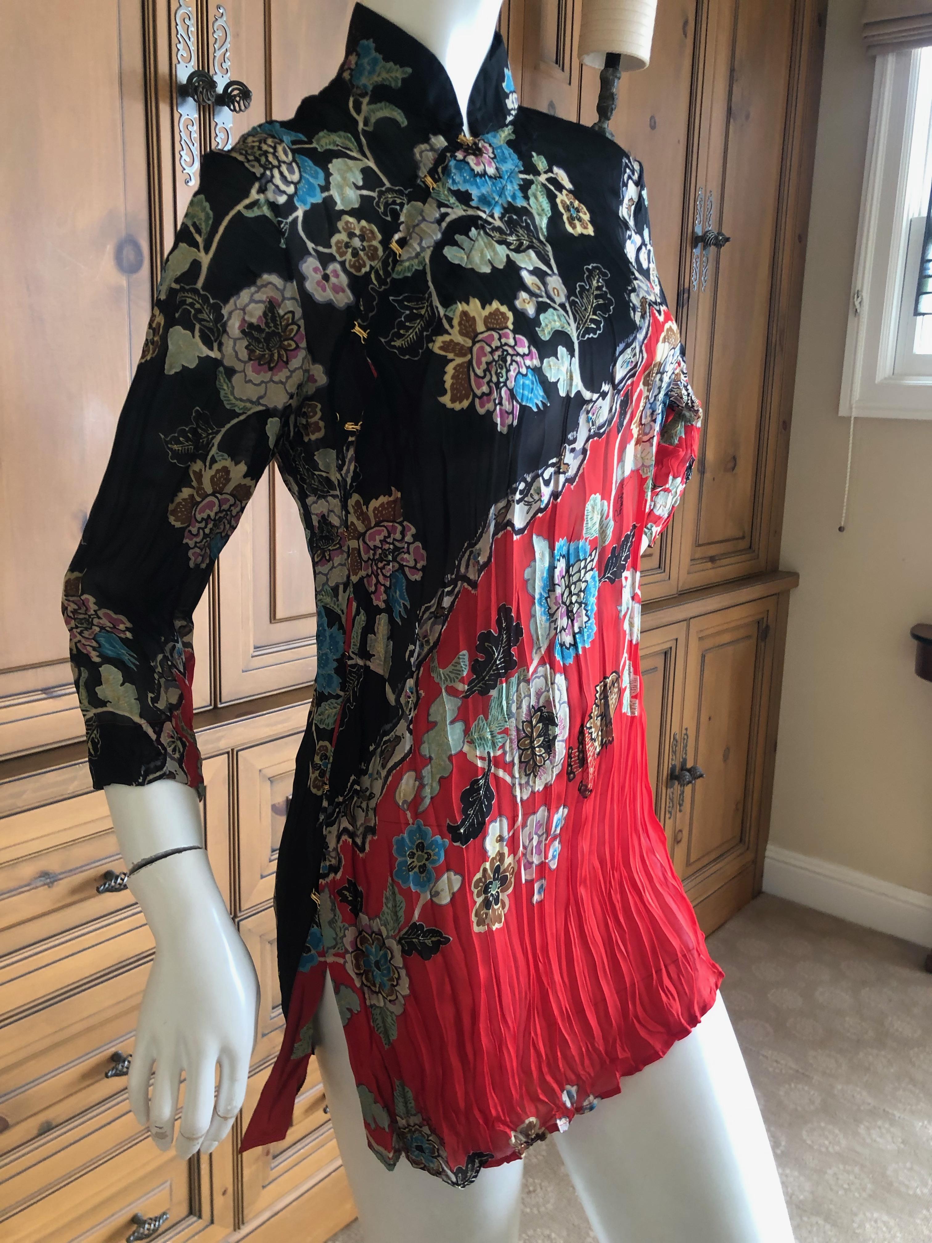 Roberto Cavalli Spring 2003 Pleated Silk Cheongsam Style Floral Tunic
Size XS, but runs large

Bust 37
