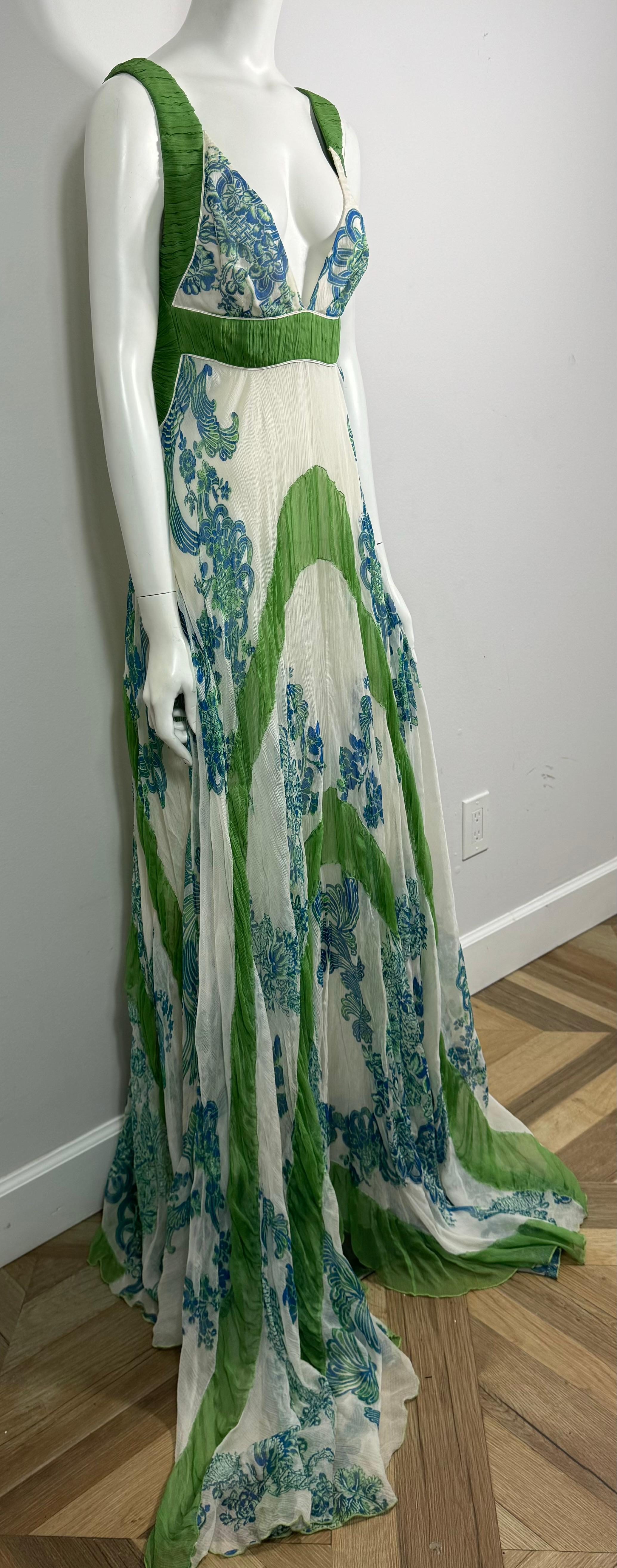 Roberto Cavalli Spring 2007 Runway White Green and Aqua Chiffon Dress-Size 42 In Good Condition In West Palm Beach, FL