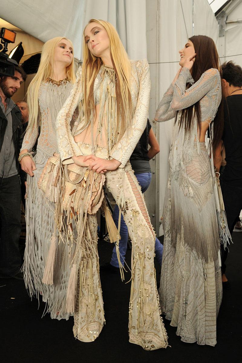 Roberto Cavalli SS 2011 Runway Alligator Print Ombre Fringe Skirt + Caftan It 44 In New Condition For Sale In Montgomery, TX