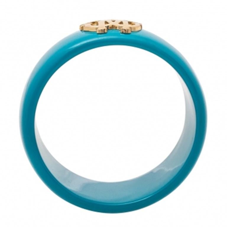 Roberto Cavalli Teal Blue Logo Wide Bangle Bracelet In Good Condition For Sale In Dubai, Al Qouz 2