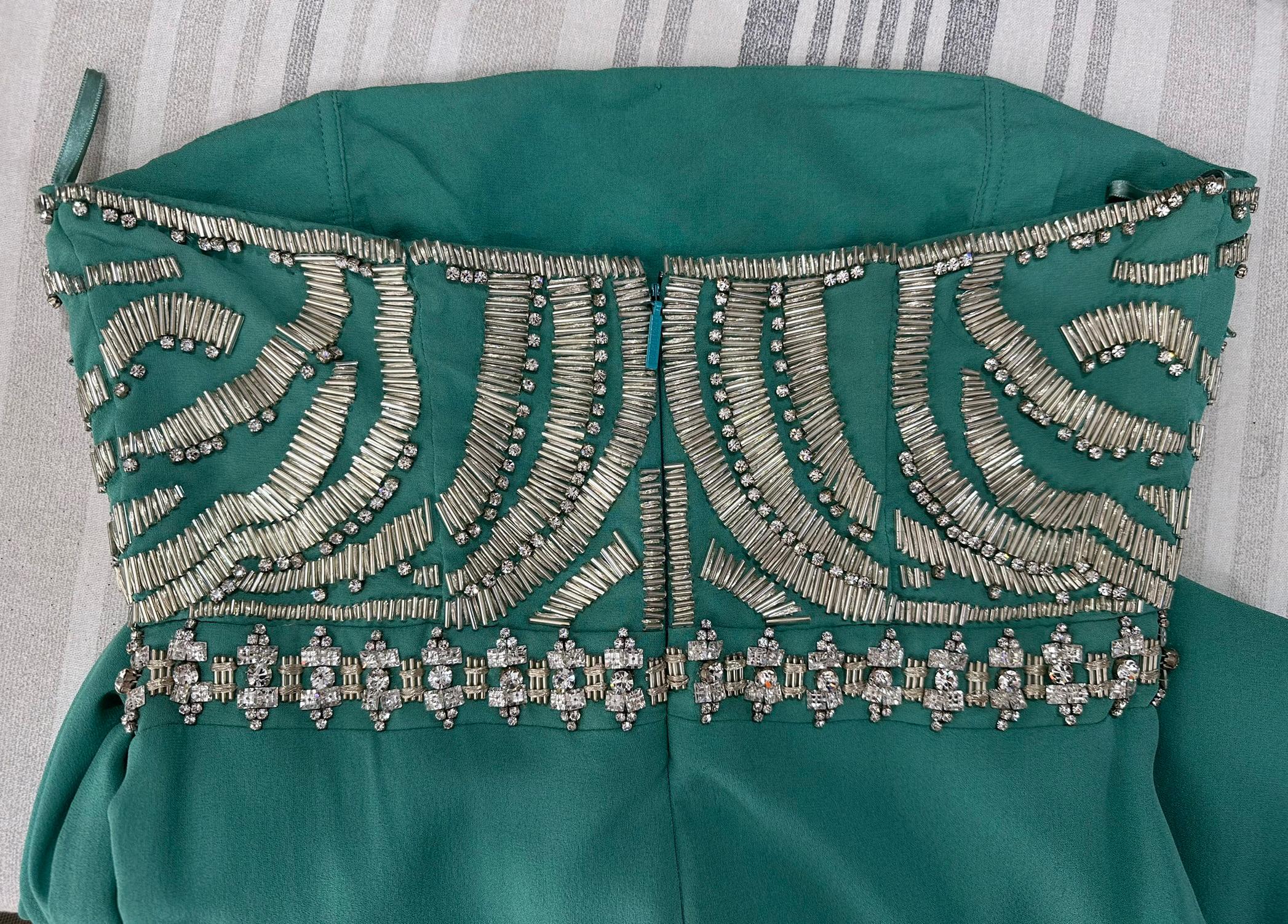 Roberto Cavalli Vestido de noche sin tirantes con corpiño de pedrería de seda turquesa  42 en venta 6