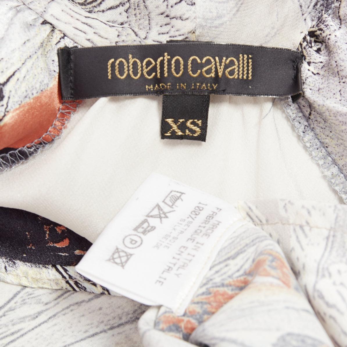 ROBERTO CAVALLI Vintage 100% Seide stahlgrau Federdruck Drapierung Kleid Kleid XS im Angebot 3