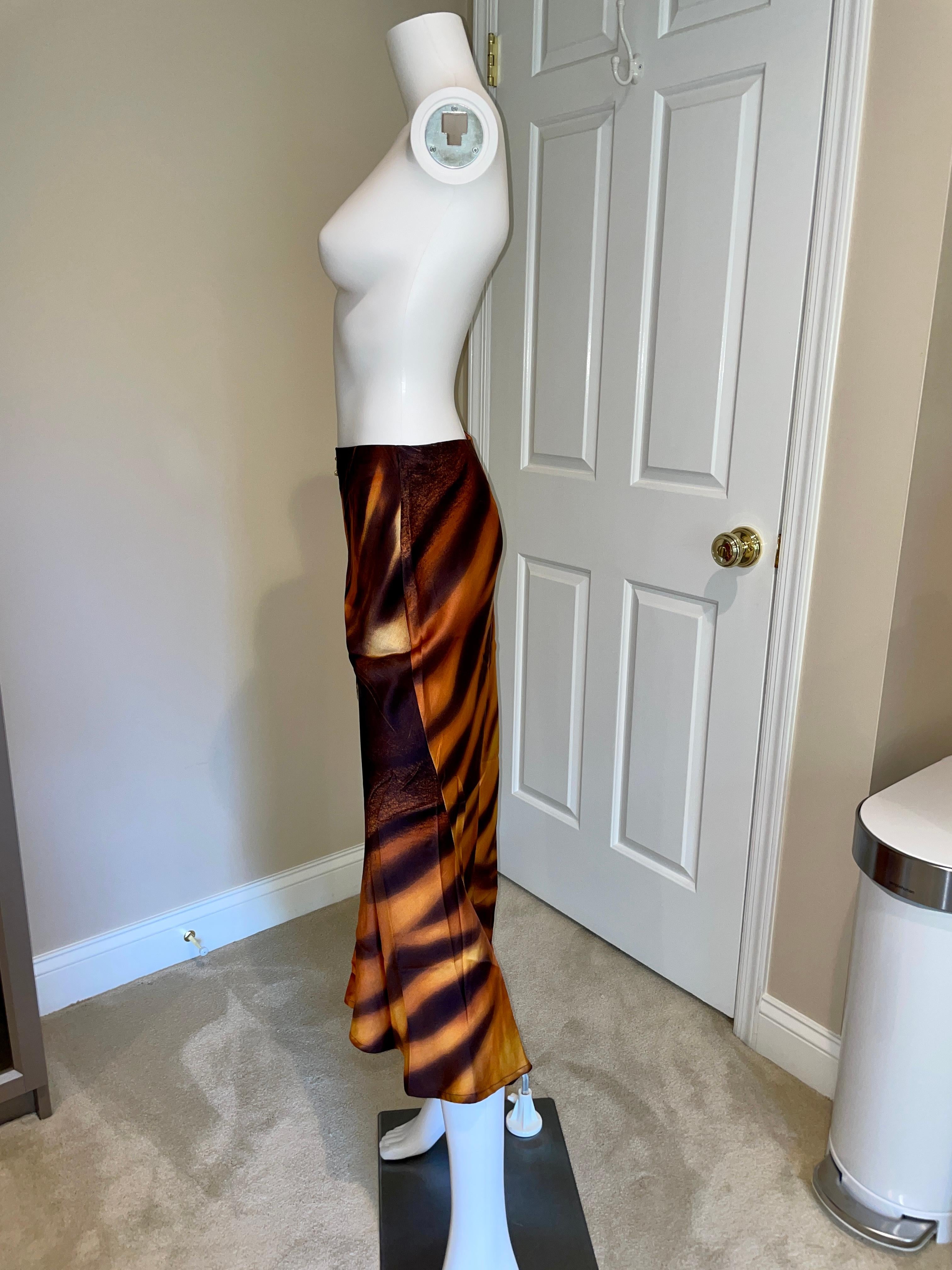 ROBERTO CAVALLI vintage 2000/2001 silk maxi runway tiger print skirt In Excellent Condition In Leonardo, NJ