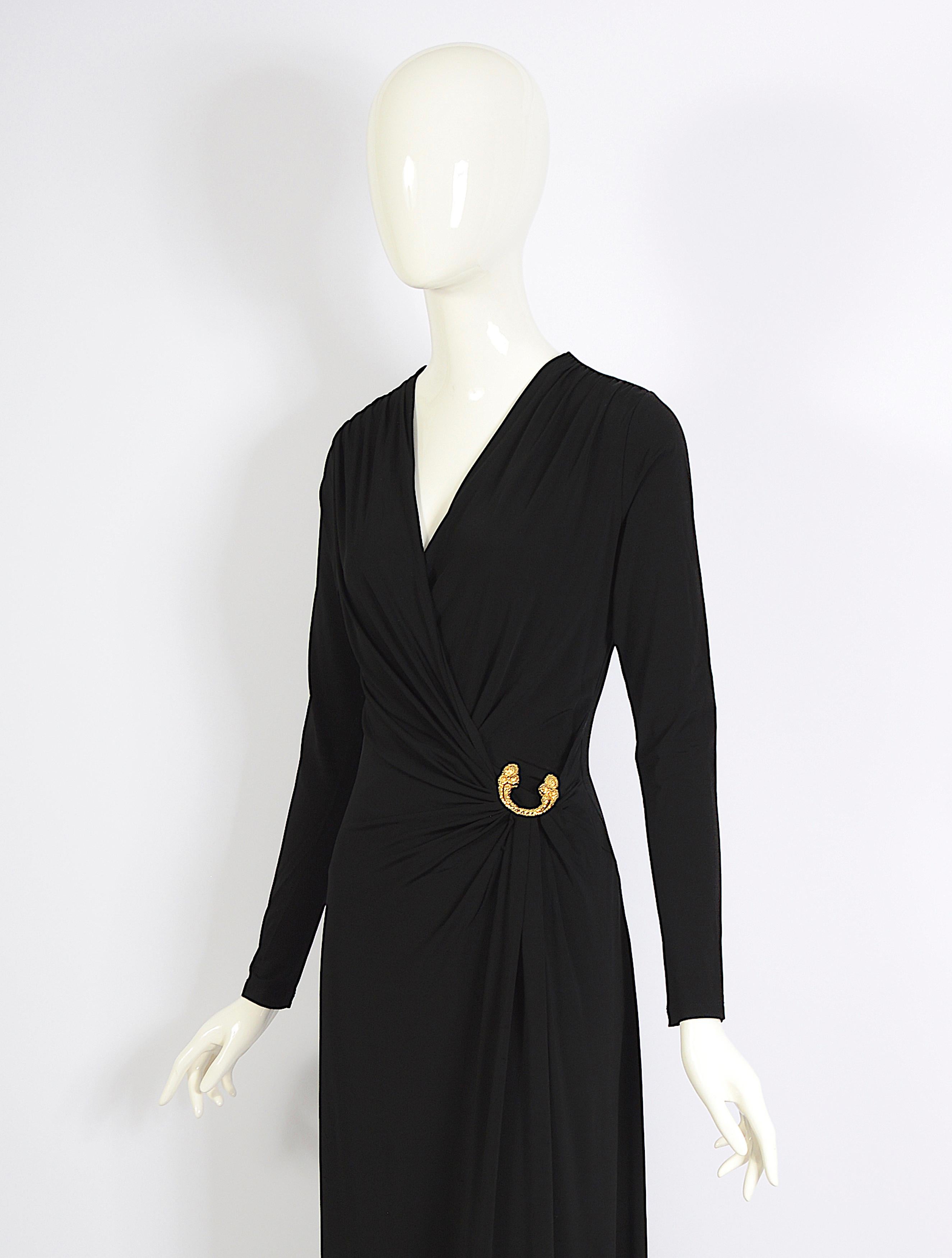 Roberto Cavalli - Vestito da sera vintage anni '90 con spilla e drappeggio in jersey nero in vendita 6