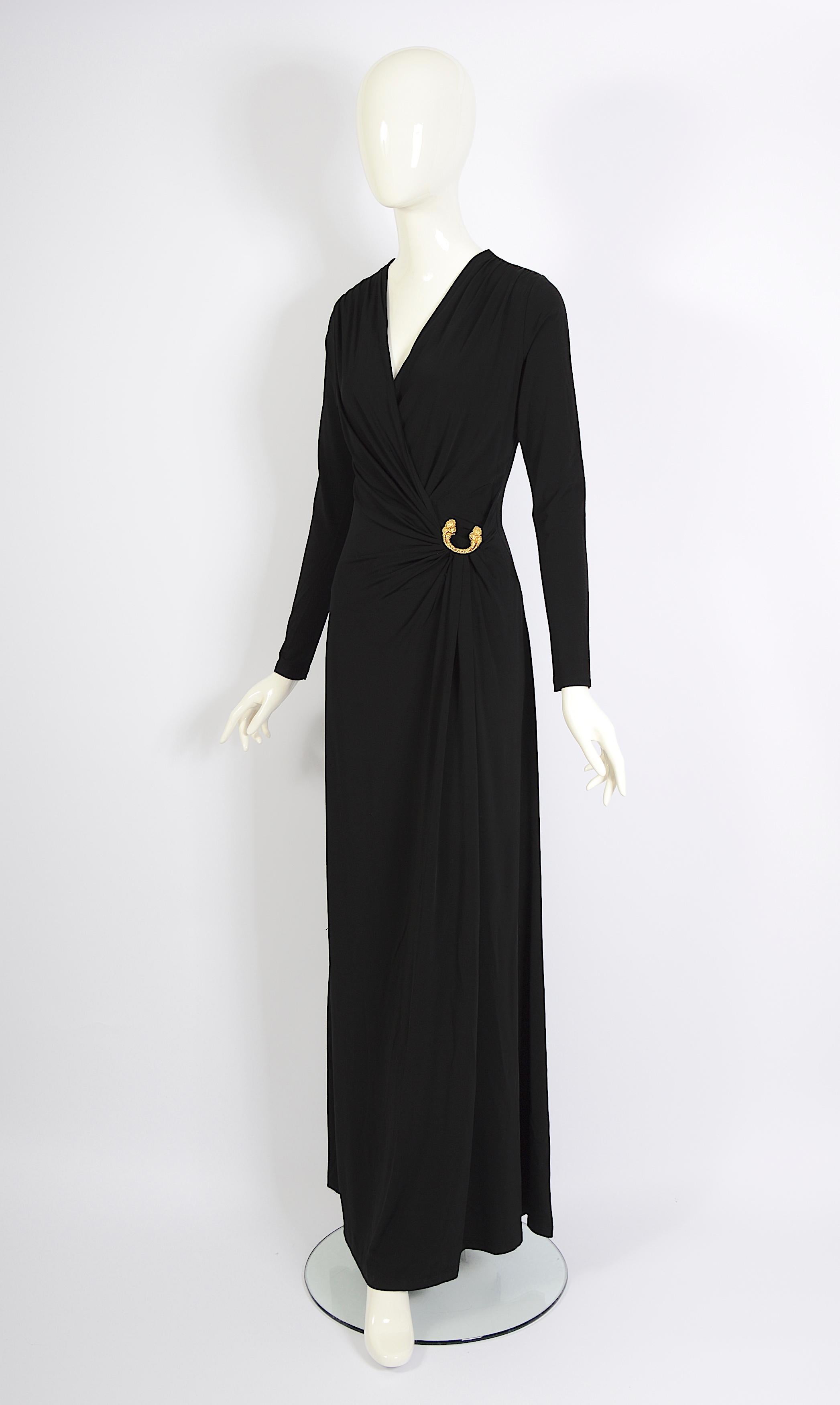 Roberto Cavalli - Vestito da sera vintage anni '90 con spilla e drappeggio in jersey nero in vendita 4