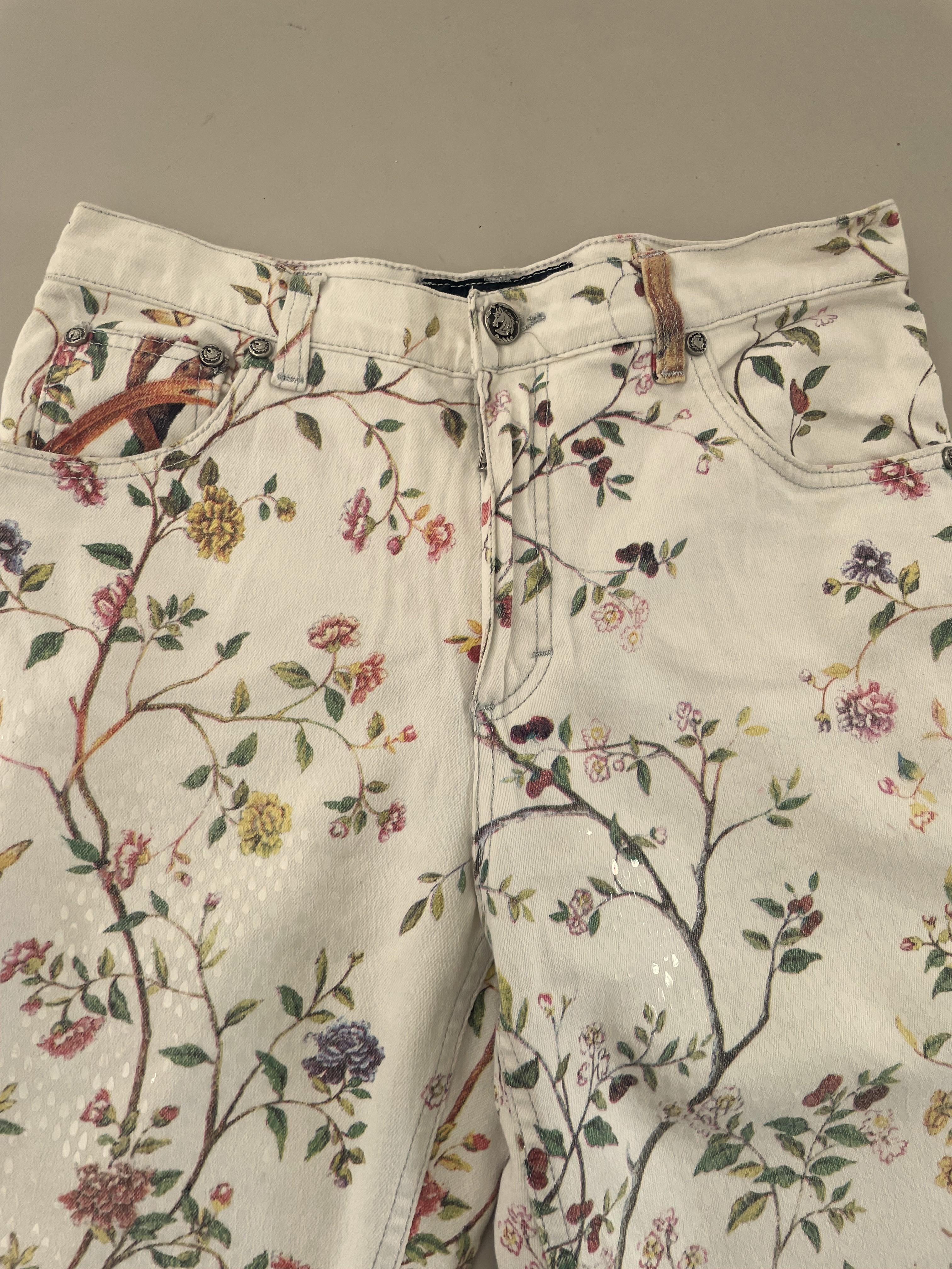 Roberto Cavalli Pantalones vaqueros Vintage 90s Runway Blossom Bird Mujer en Excelente estado para la venta en 'S-HERTOGENBOSCH, NL