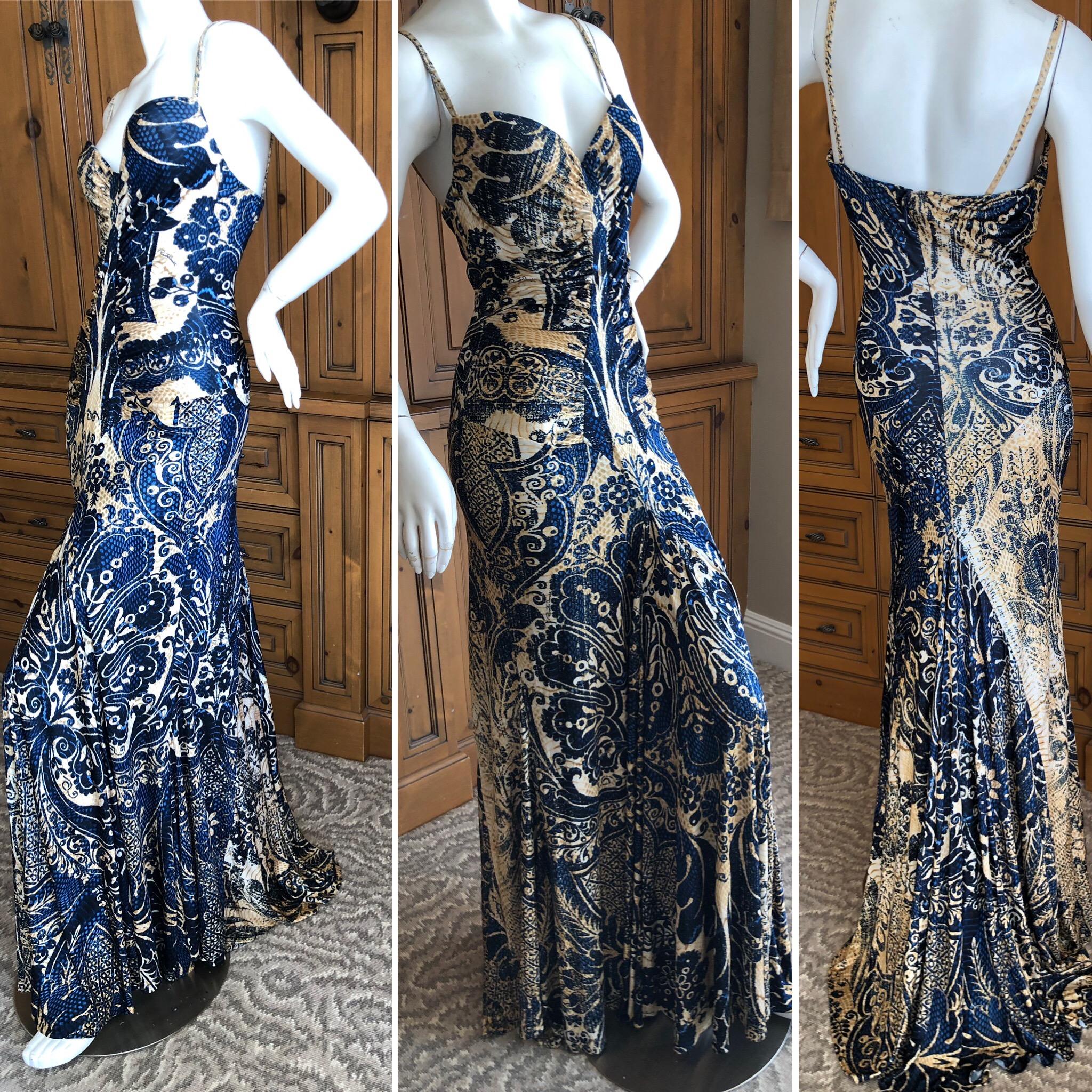 Roberto Cavalli Vintage Low Cut Paisley Print Maxi Dress with Full Skirt.
This is so pretty, there is a full inner bra.
Size 42 , there is a lot of stretch
Bust 34