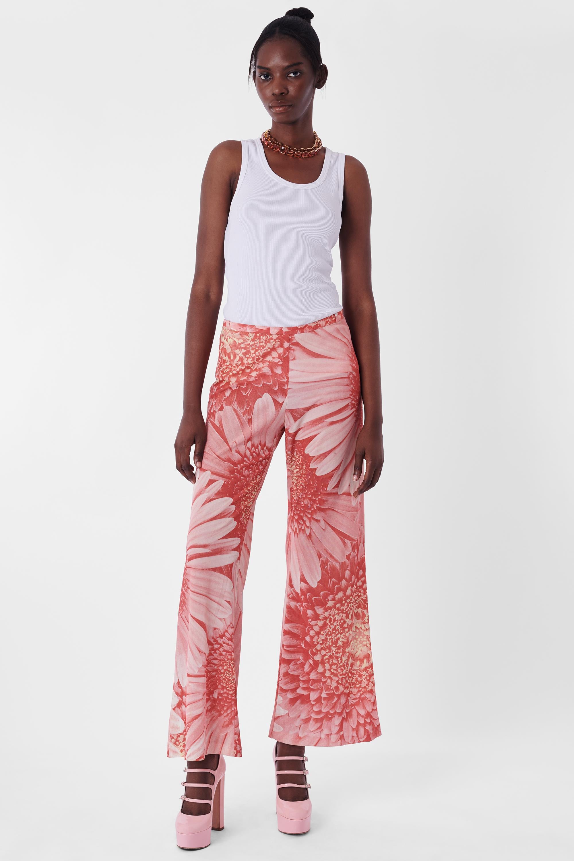 Women's Roberto Cavalli Vintage S/S 2000's Pink Floral Silk Trousers For Sale