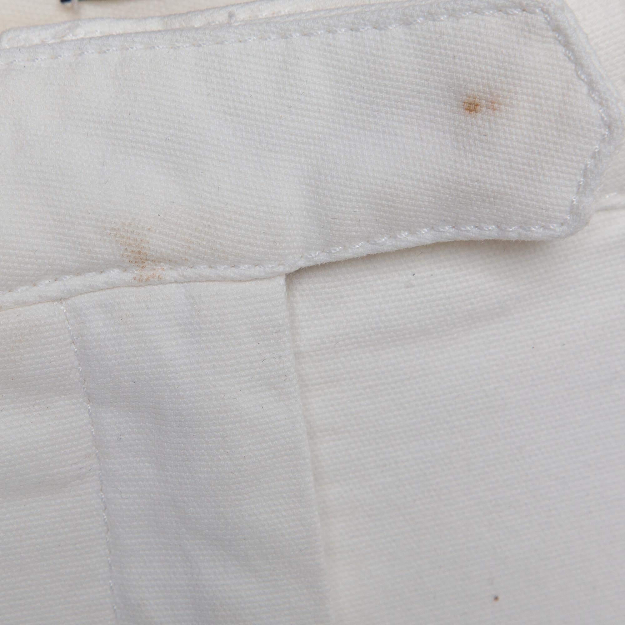 Roberto Cavalli White Contrast Trim Denim Buttoned Jeans XS In Good Condition For Sale In Dubai, Al Qouz 2