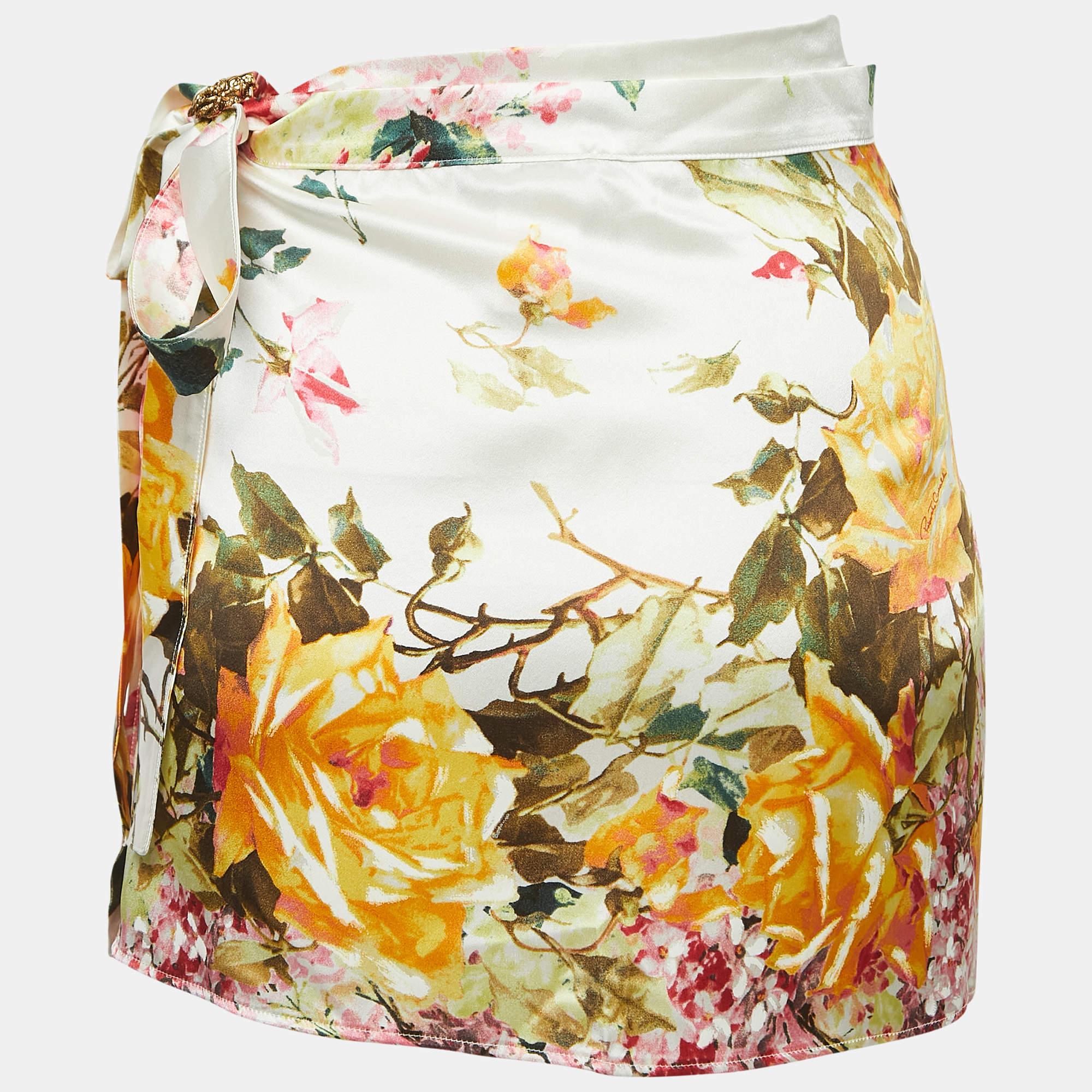 Roberto Cavalli White Floral Print Satin Mini Wrap Skirt M In Excellent Condition In Dubai, Al Qouz 2
