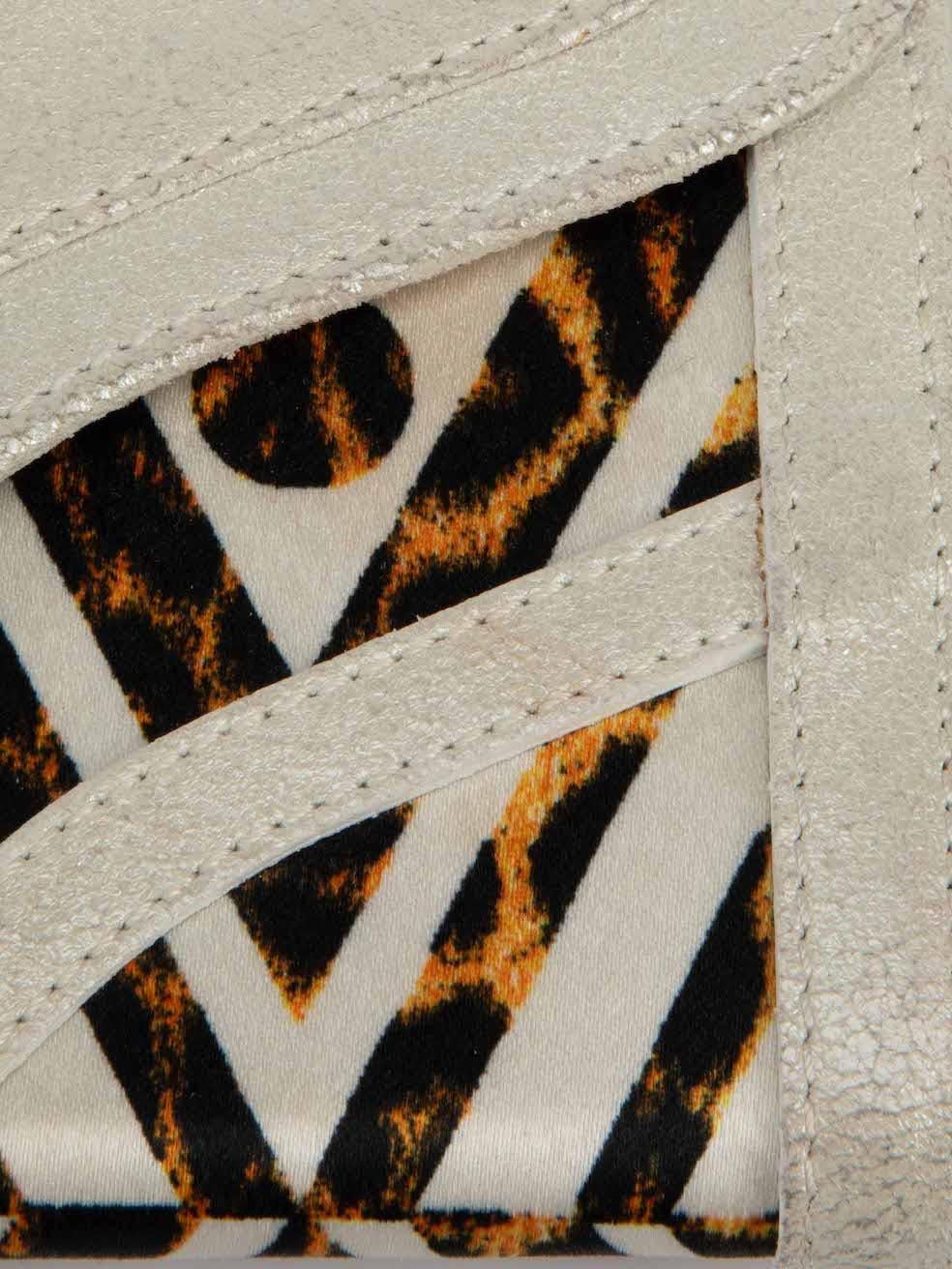 Portafoglio Roberto Cavalli Just Cavalli Donna in pelle bianca con stampa a riquadri In condizioni buone a London, GB