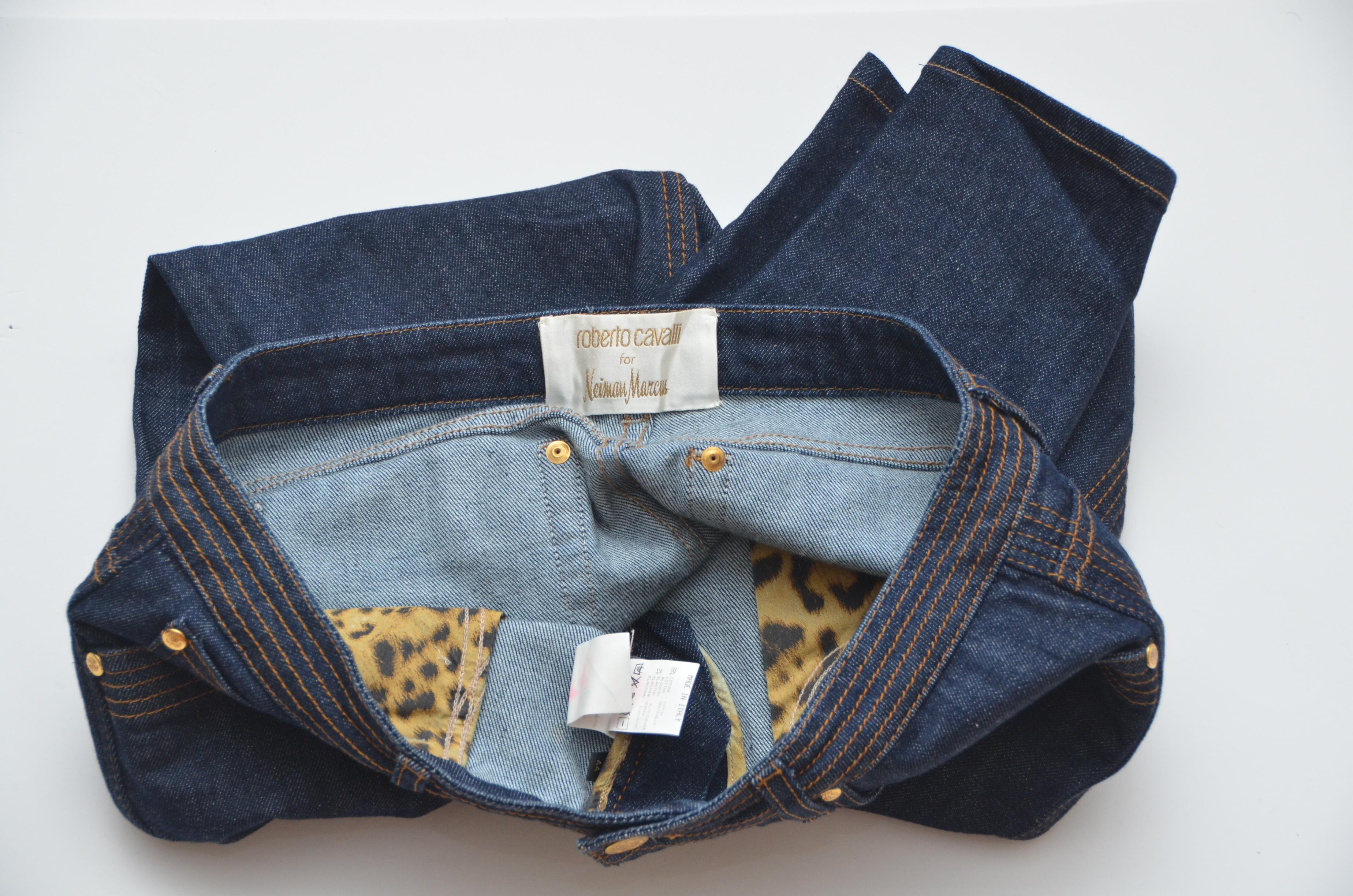 Roberto Cavalli for NM denim jeans
Excellent condition, no flaws to report
Made in Italy.
Gold horse pin embellishment on the back pocket 
Size 44IT
Approximate waist 34