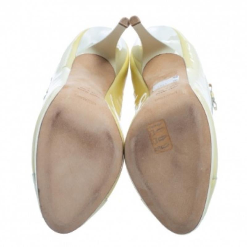 Bottines Roberto Cavalli en cuir verni jaune et maille, taille 39 en vente 3