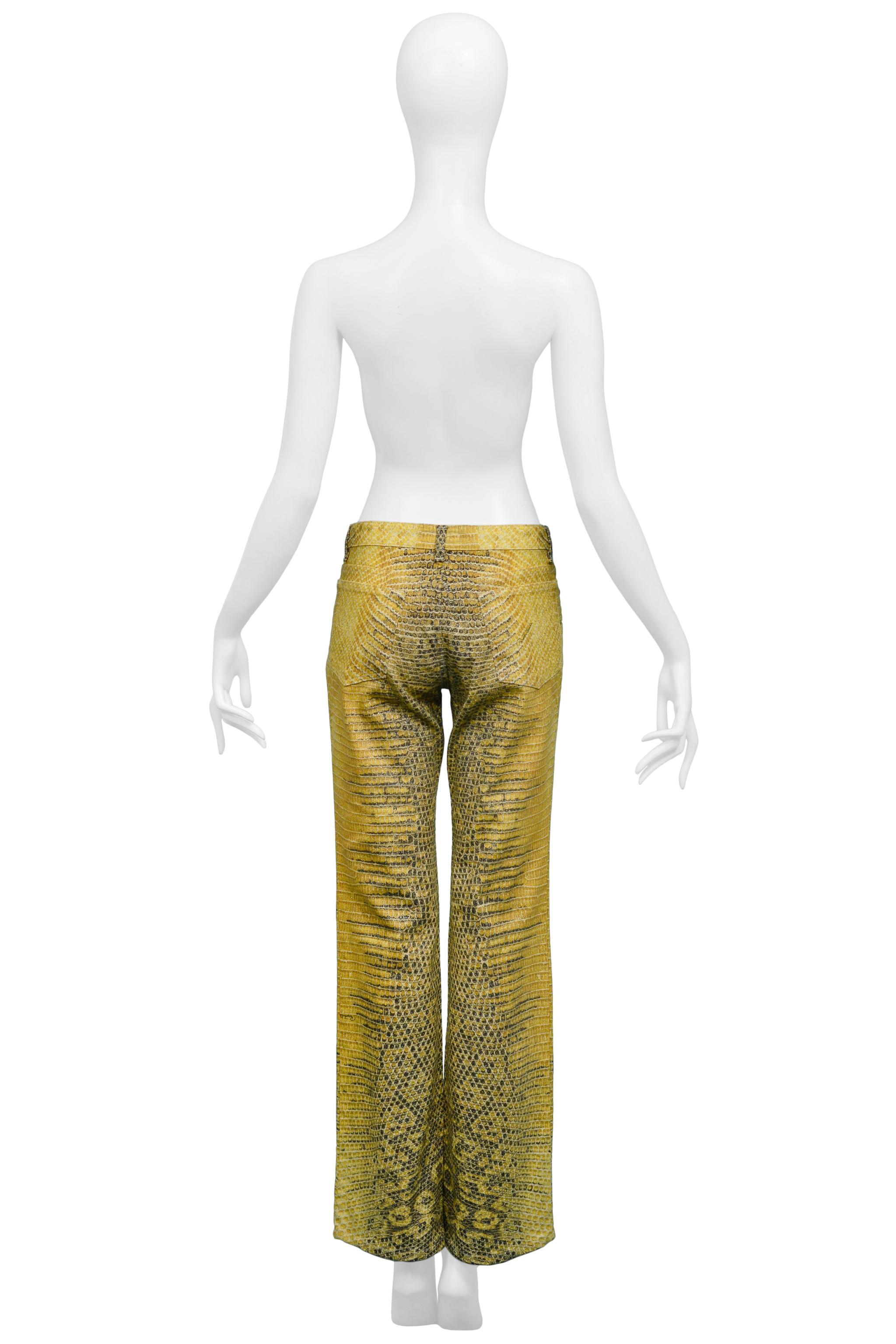 Pantalon en peau de serpent jaune Roberto Cavalli Excellent état - En vente à Los Angeles, CA