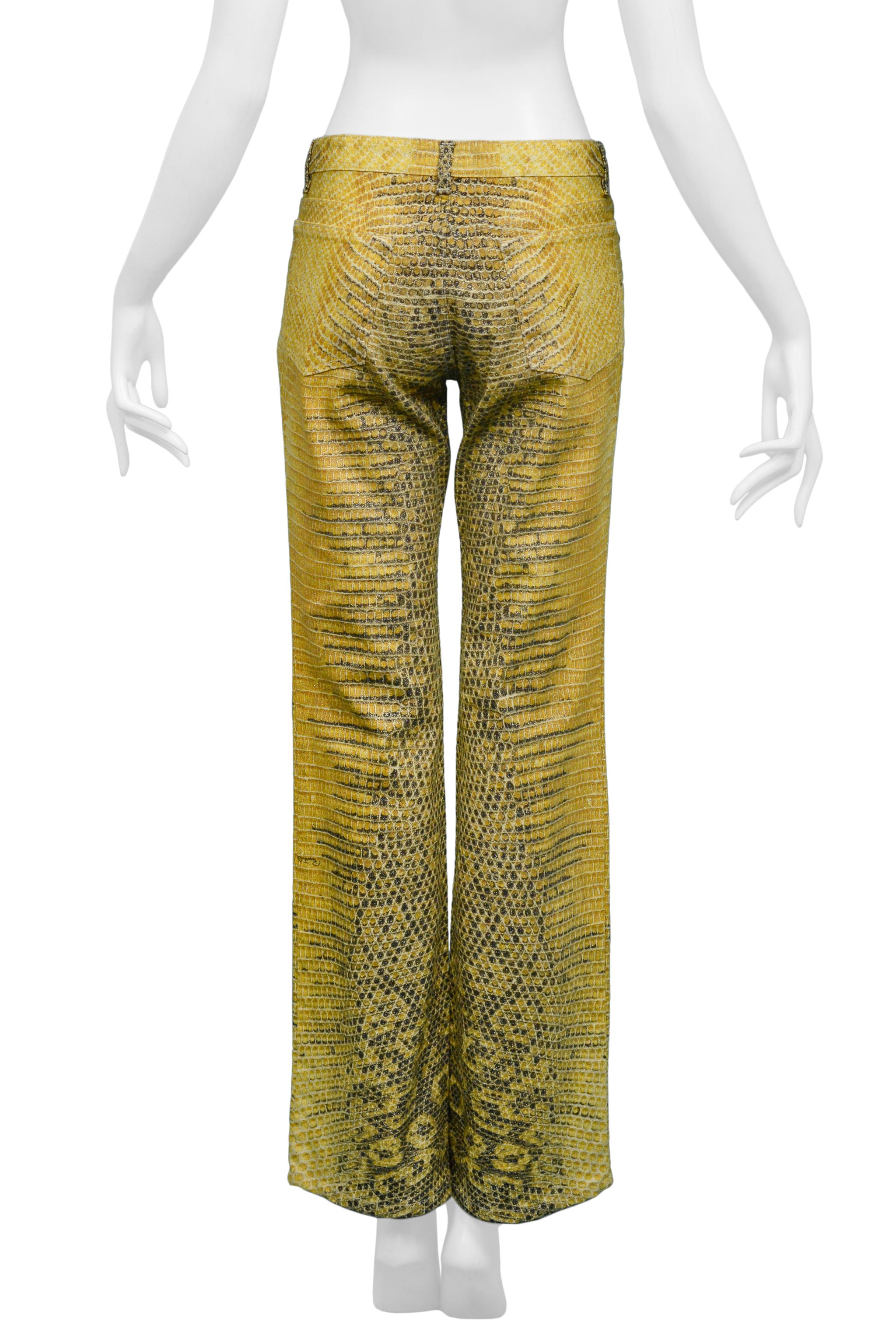 Pantalon en peau de serpent jaune Roberto Cavalli Pour femmes en vente