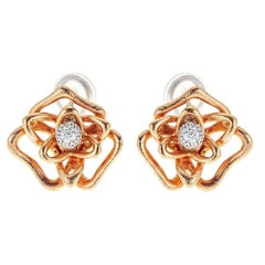 Boucles d'oreilles en or rose 18 carats avec grappe de fleurs complexes serties de diamants 1/4 TCW