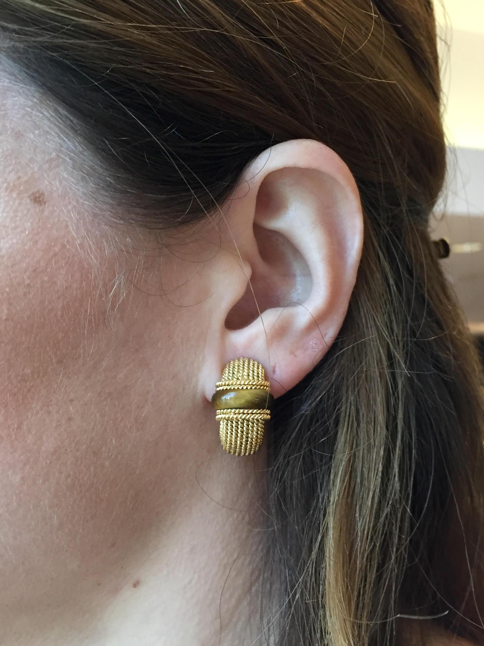 Roberto Coin 18 Karat Tiger's Eye Roped Half Hoop Earrings In Good Condition In Pikesville, MD