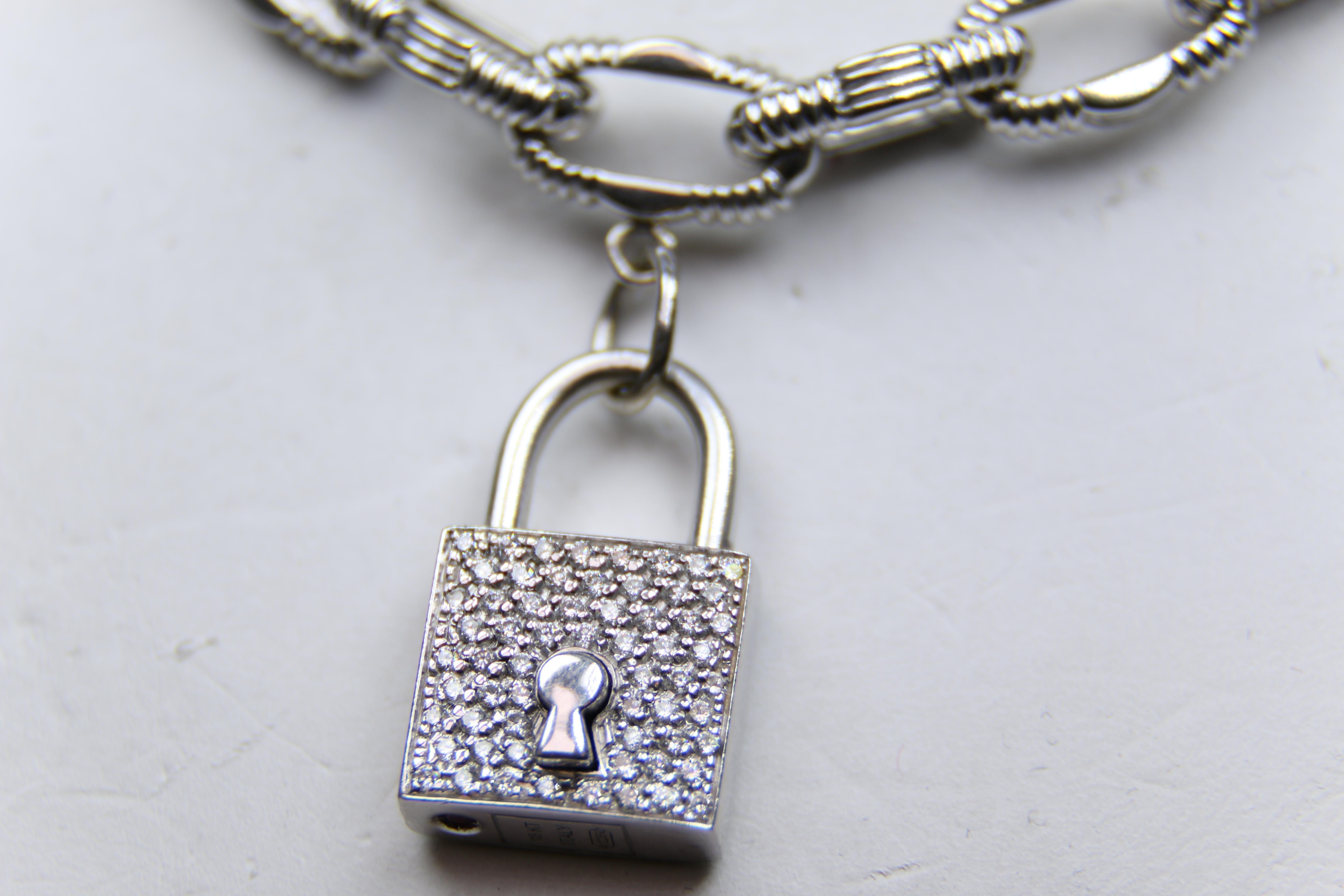 Roberto Coin 18 Karat White Gold Link Necklace with Diamond Lock Pendant In Good Condition For Sale In Dallas, TX