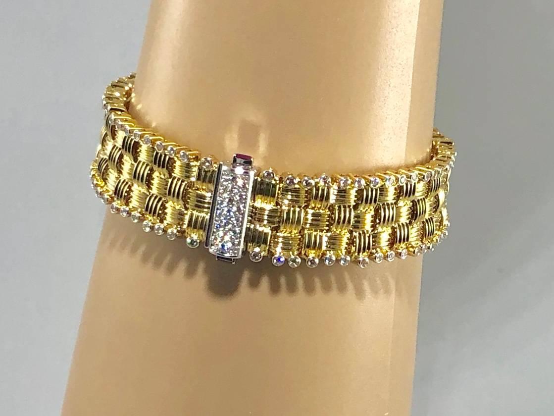 Roberto Coin 18 Karat Yellow Gold and 2.03 Carat Full Cut Round Diamond Bracelet In New Condition In Mansfield, OH