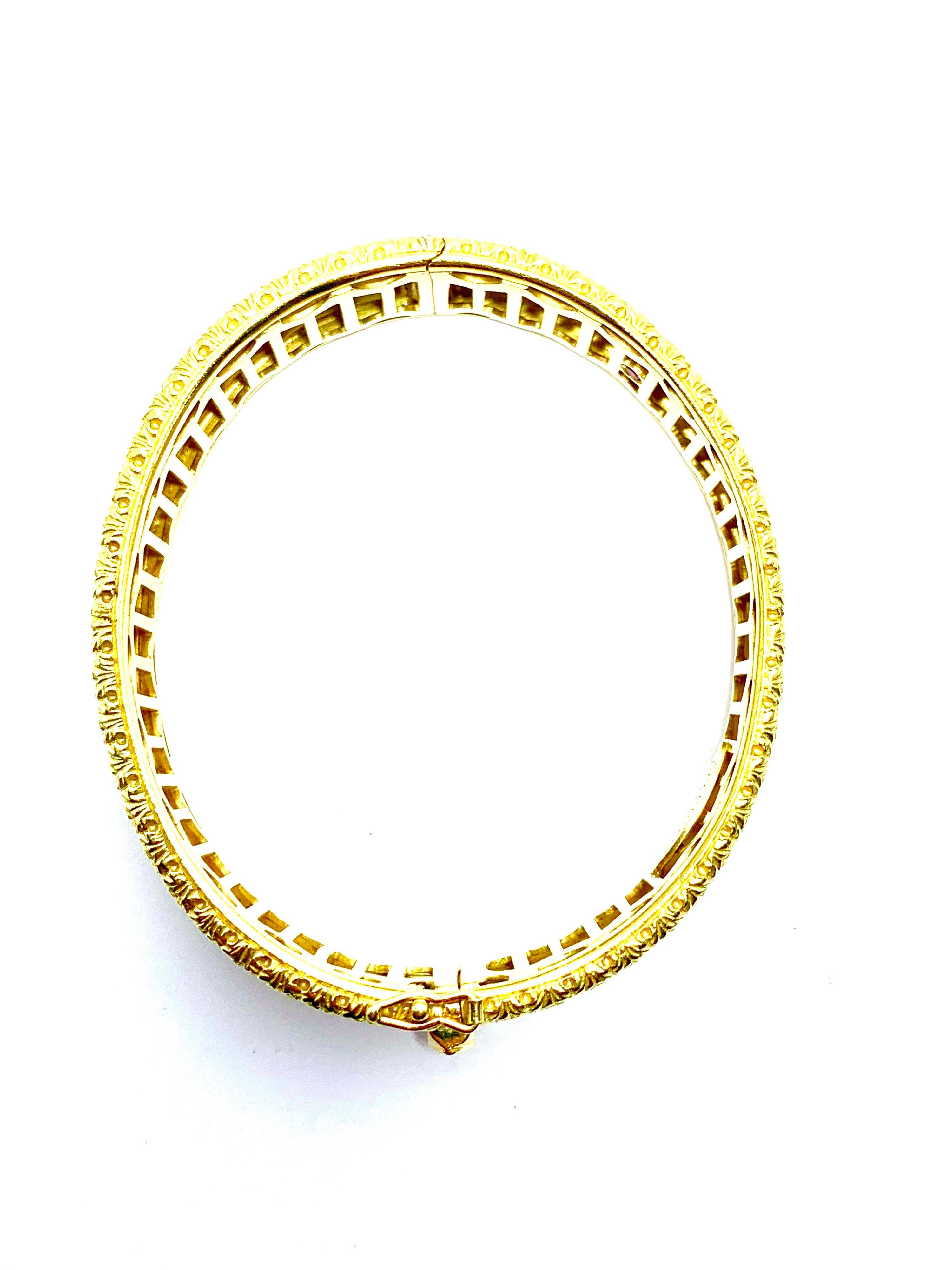Roberto Coin 18 Karat Yellow Gold Bangle Bracelet with a Ruby Clasp 2