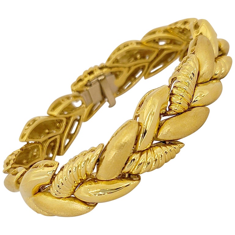 Roberto Coin 18 Karat Yellow Gold Braided Bracelet 55.30 Grams For Sale