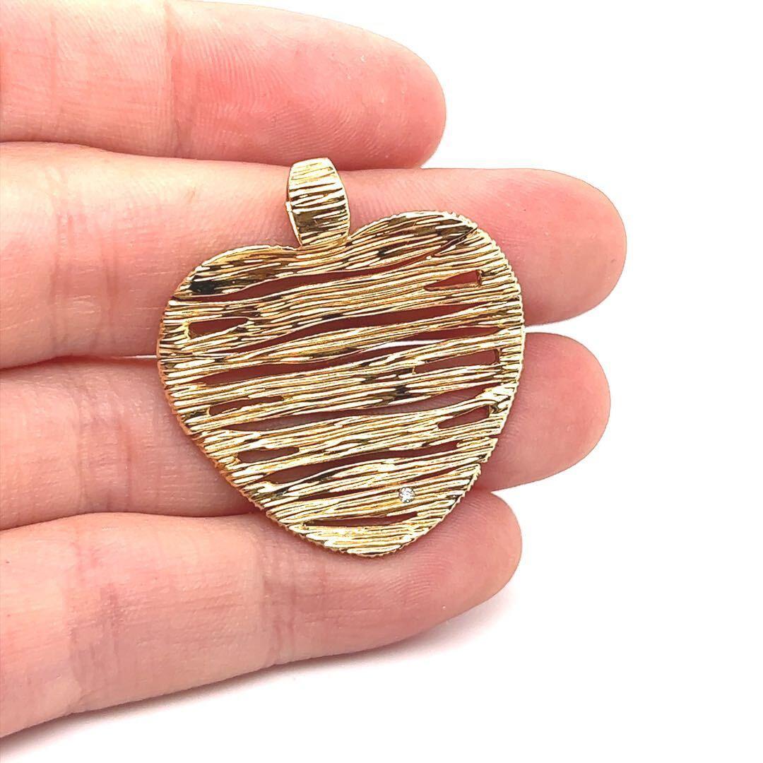 Roberto Coin 18 Karat Yellow Gold Elephantino Heart Pendant 3