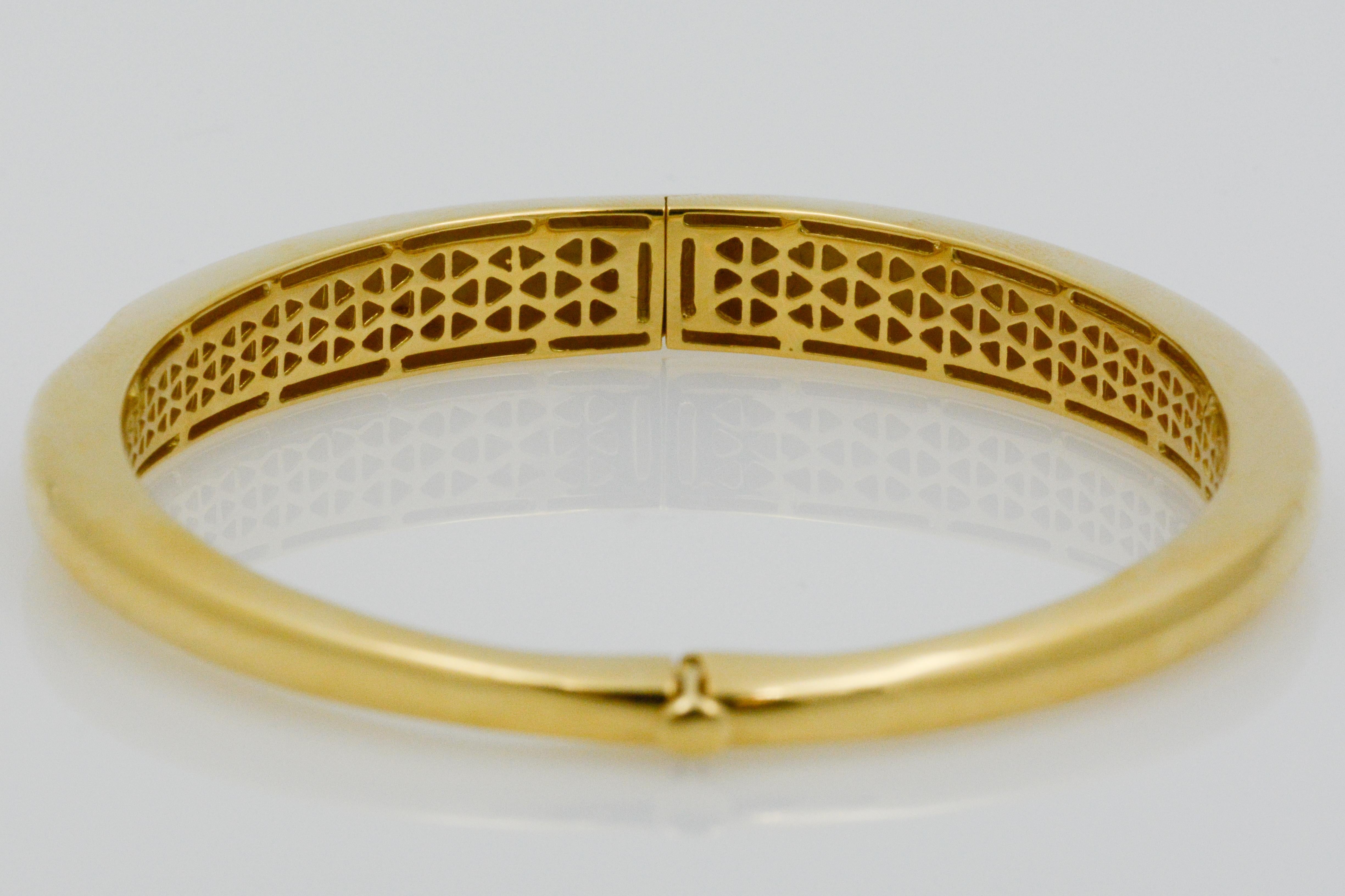 Roberto Coin 18 Karat Yellow Gold Hinged Bangle Bracelet with Diamond Accent 4
