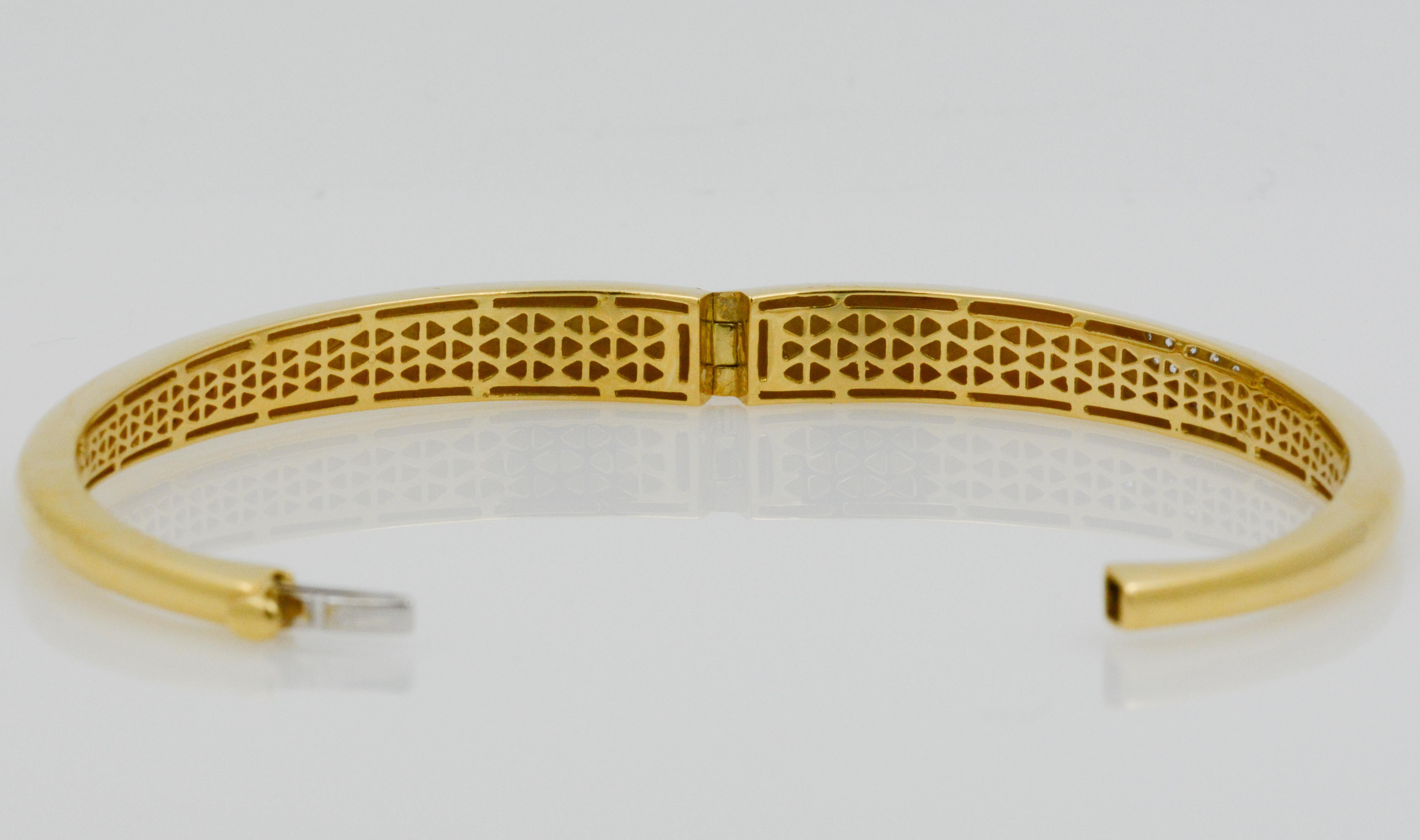 Women's Roberto Coin 18 Karat Yellow Gold Hinged Bangle Bracelet with Diamond Accent
