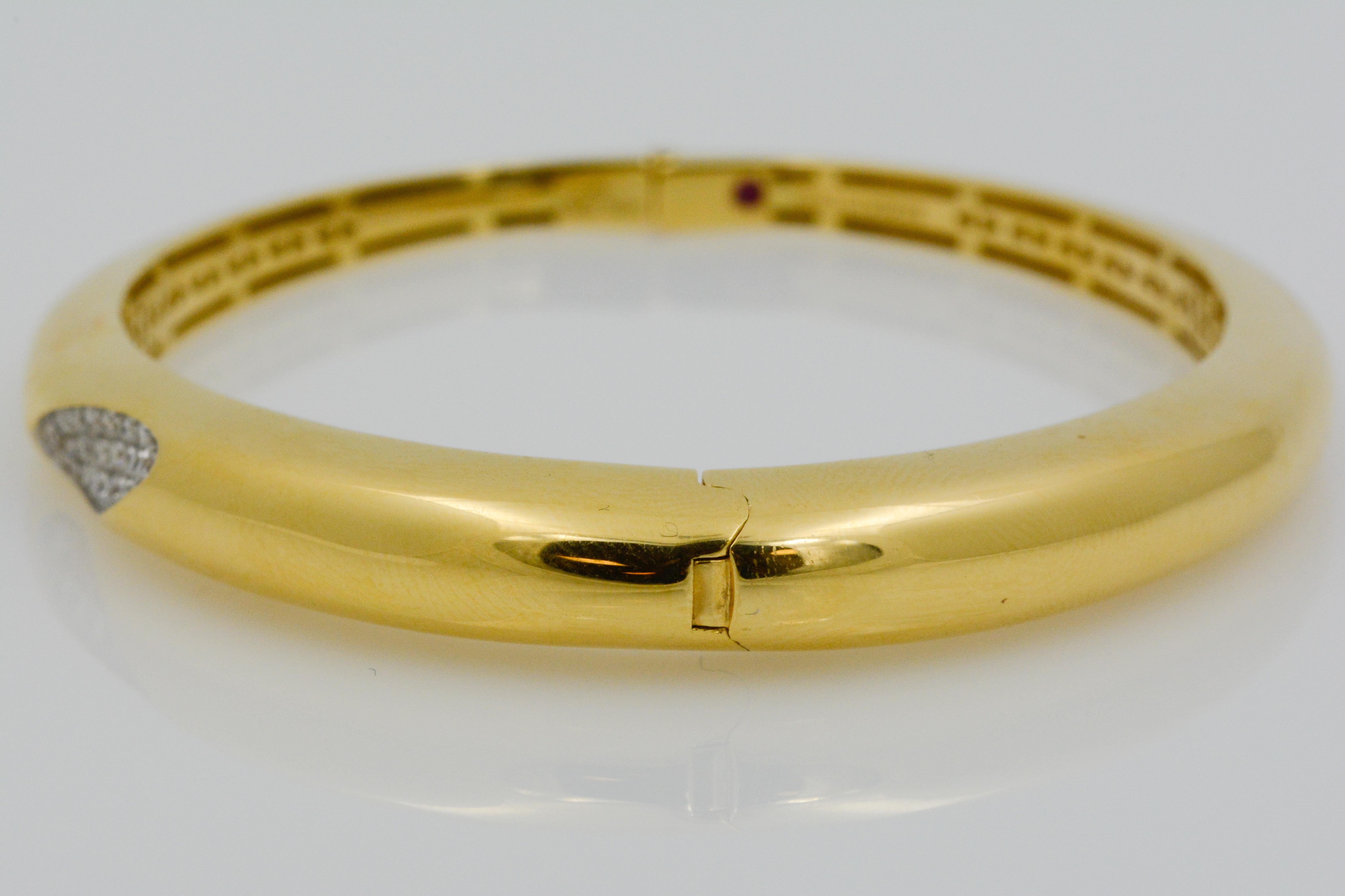 Roberto Coin 18 Karat Yellow Gold Hinged Bangle Bracelet with Diamond Accent 1