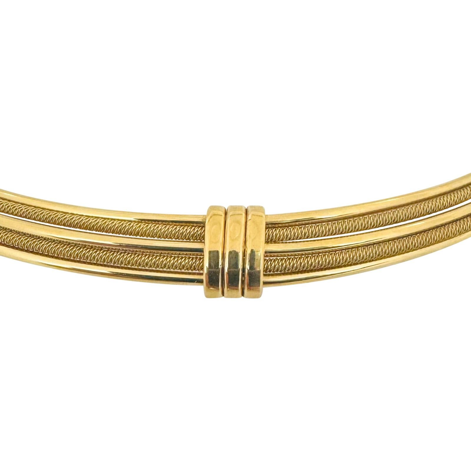 Roberto Coin 18 Karat Yellow Gold Vintage Flex Choker Necklace Italy  In Good Condition For Sale In Guilford, CT