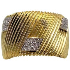 Roberto Coin 18 Karat Yellow & White Gold Ribbed Band with 6 Diamond Clusters