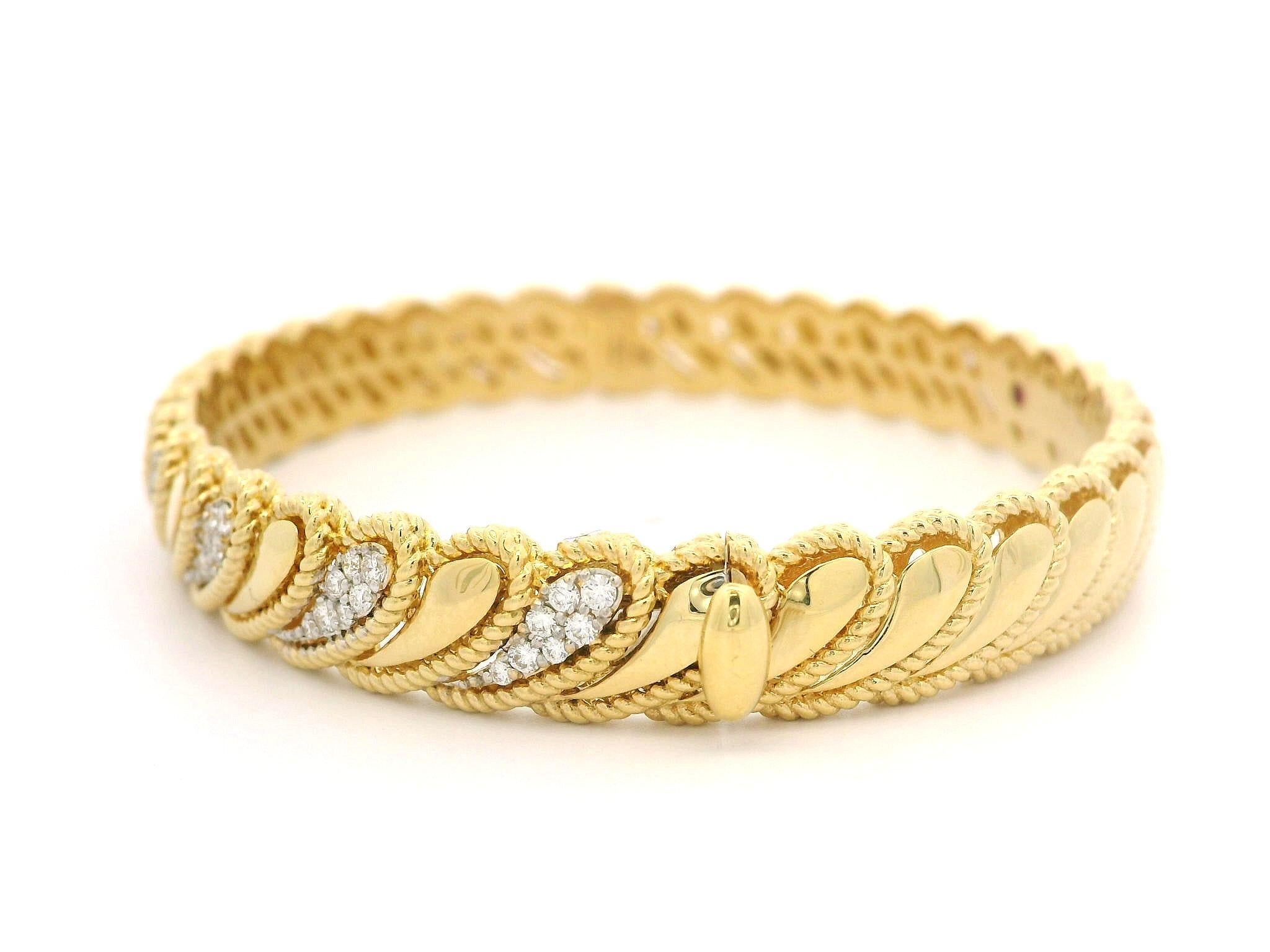 Women's Roberto Coin 18k Gold 0.47ctw Diamond Byzantine Barocco Hinged Bangle For Sale
