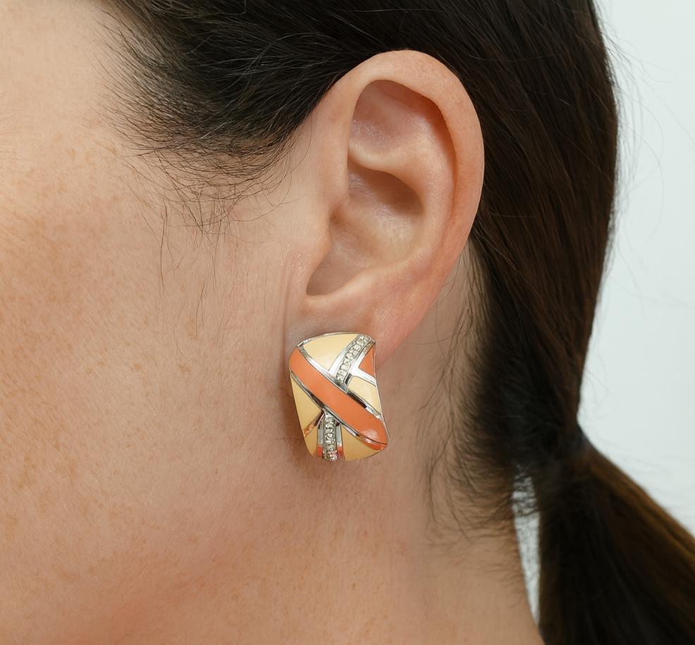 Roberto Coin Boucles d'oreilles à large manchette en or 18k avec diamants et émail beige orangé en vente 5