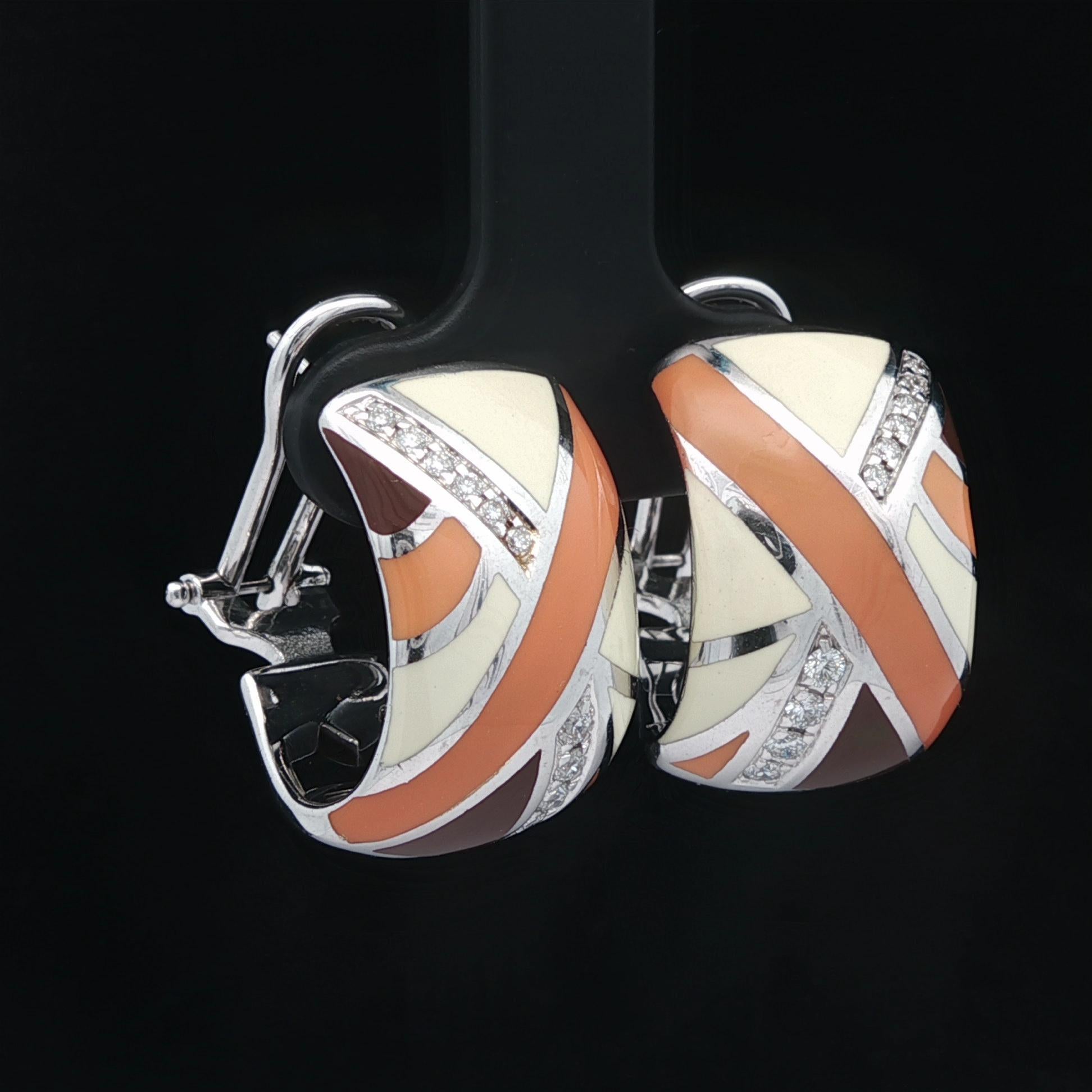 Roberto Coin Boucles d'oreilles à large manchette en or 18k avec diamants et émail beige orangé en vente 3