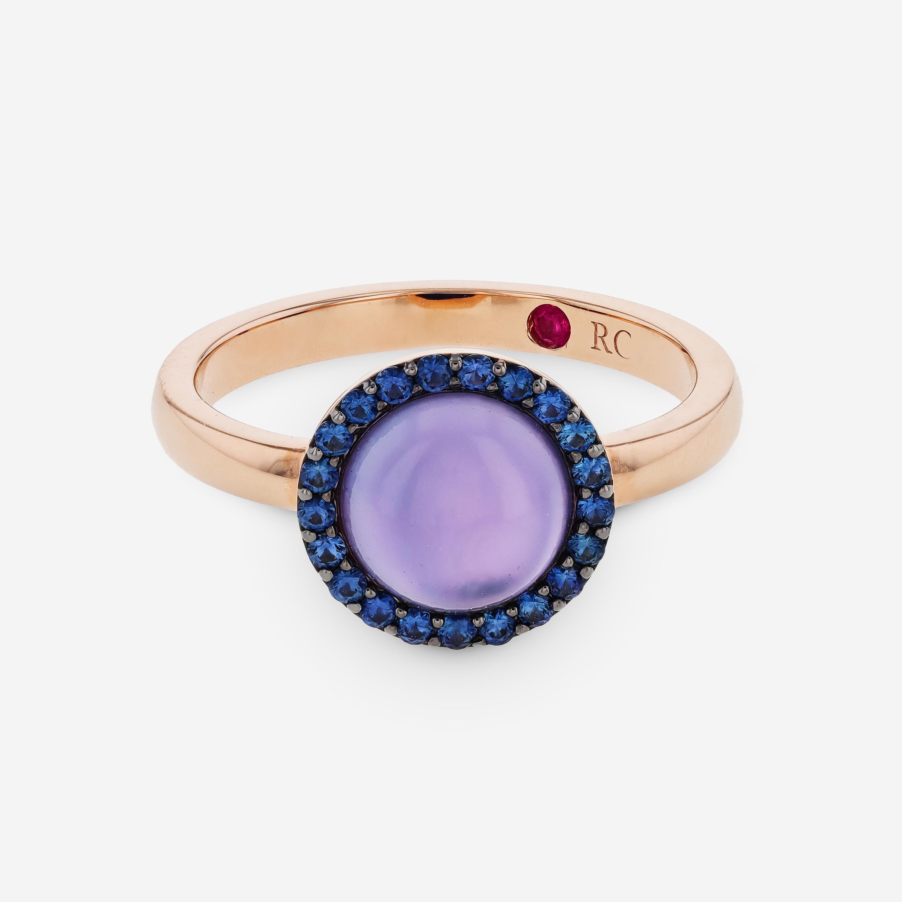 Roberto Coin 18K rose gold statement ring features 0.17ct. tw. round blue sapphire glittering with a 1.85ct. tw. blue agate center. The ring size is 6.5 (53.1). The decoration size is 3/8
