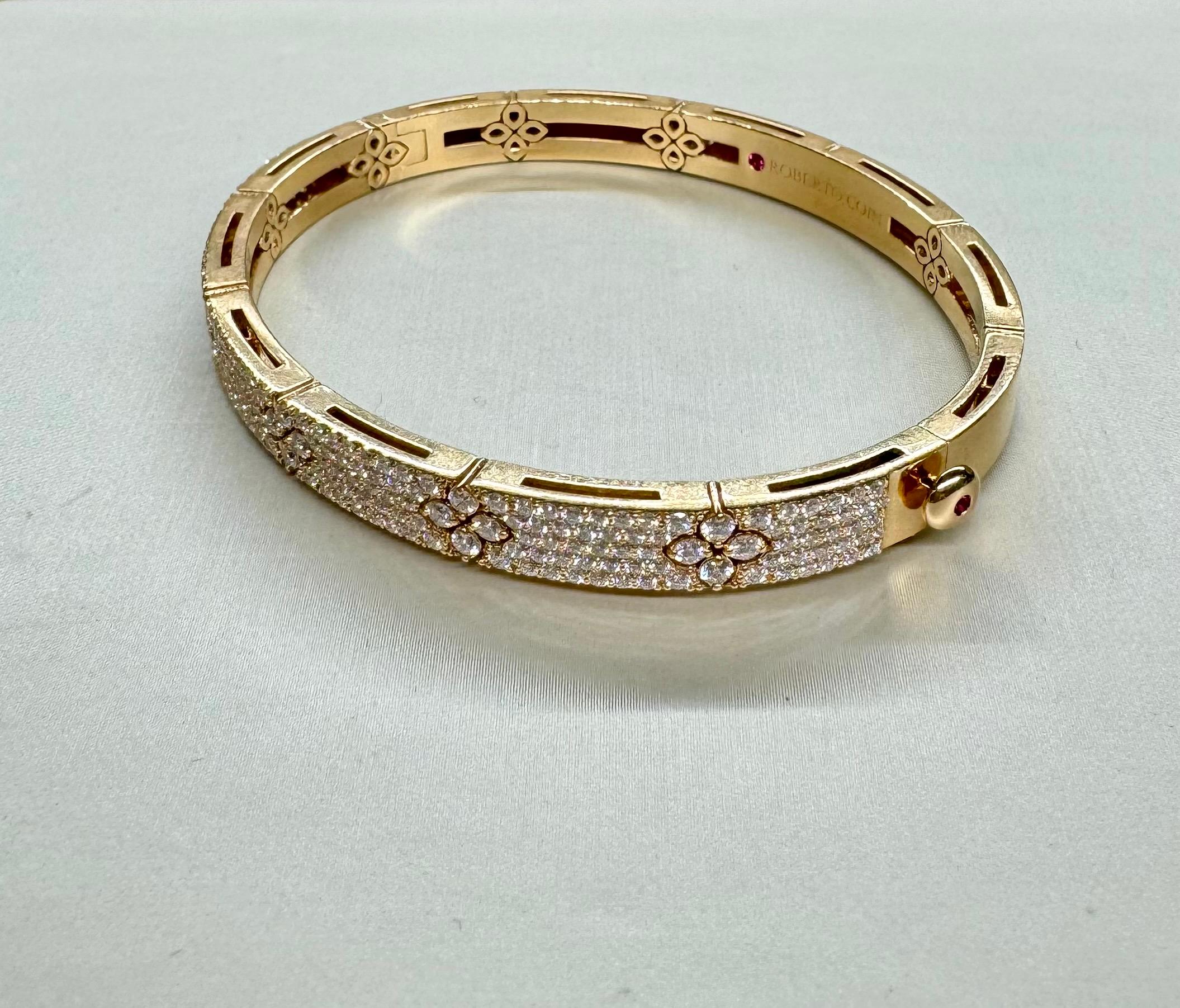 Modern Roberto Coin 18K Rose Gold Diamond Love in Verona Bangle For Sale