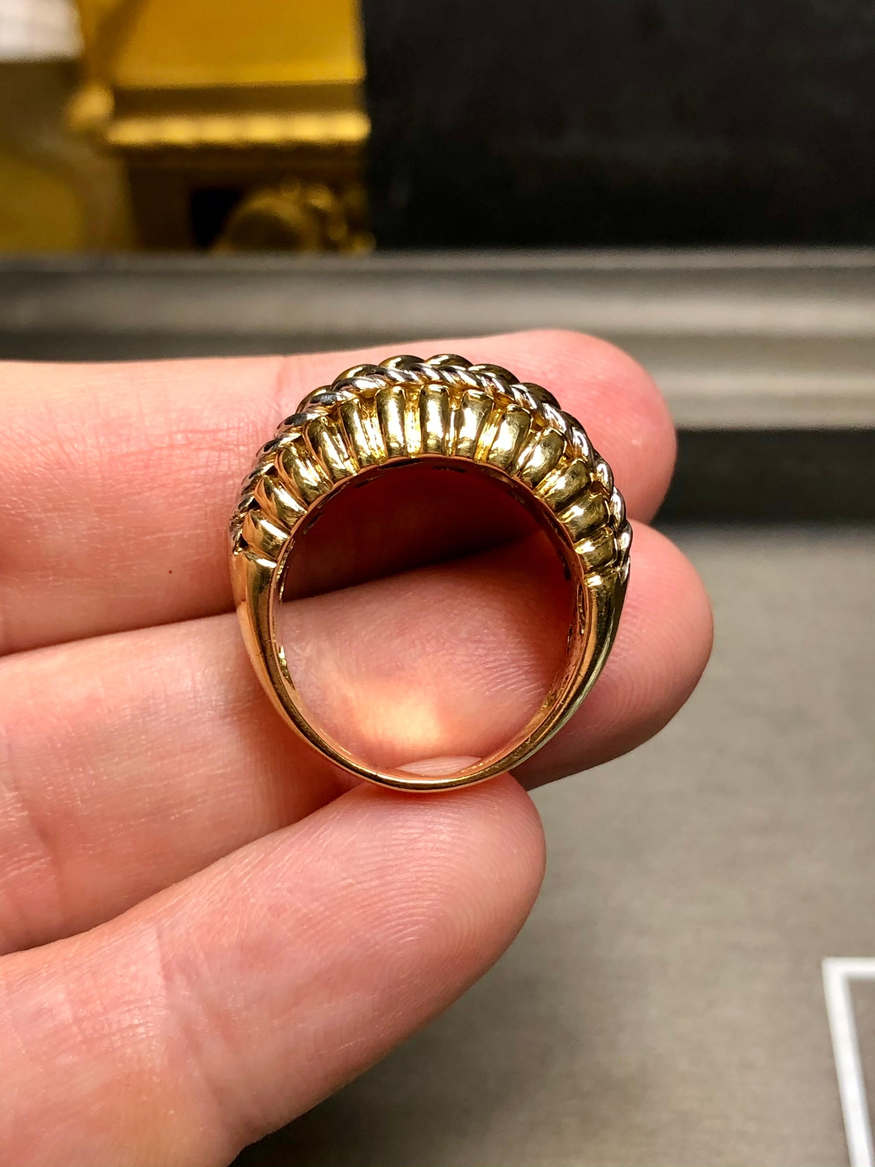 ROBERTO COIN 18K Bague Cocktail Dôme Festonné Deux Tons Sz 7.75 Bon état - En vente à Winter Springs, FL