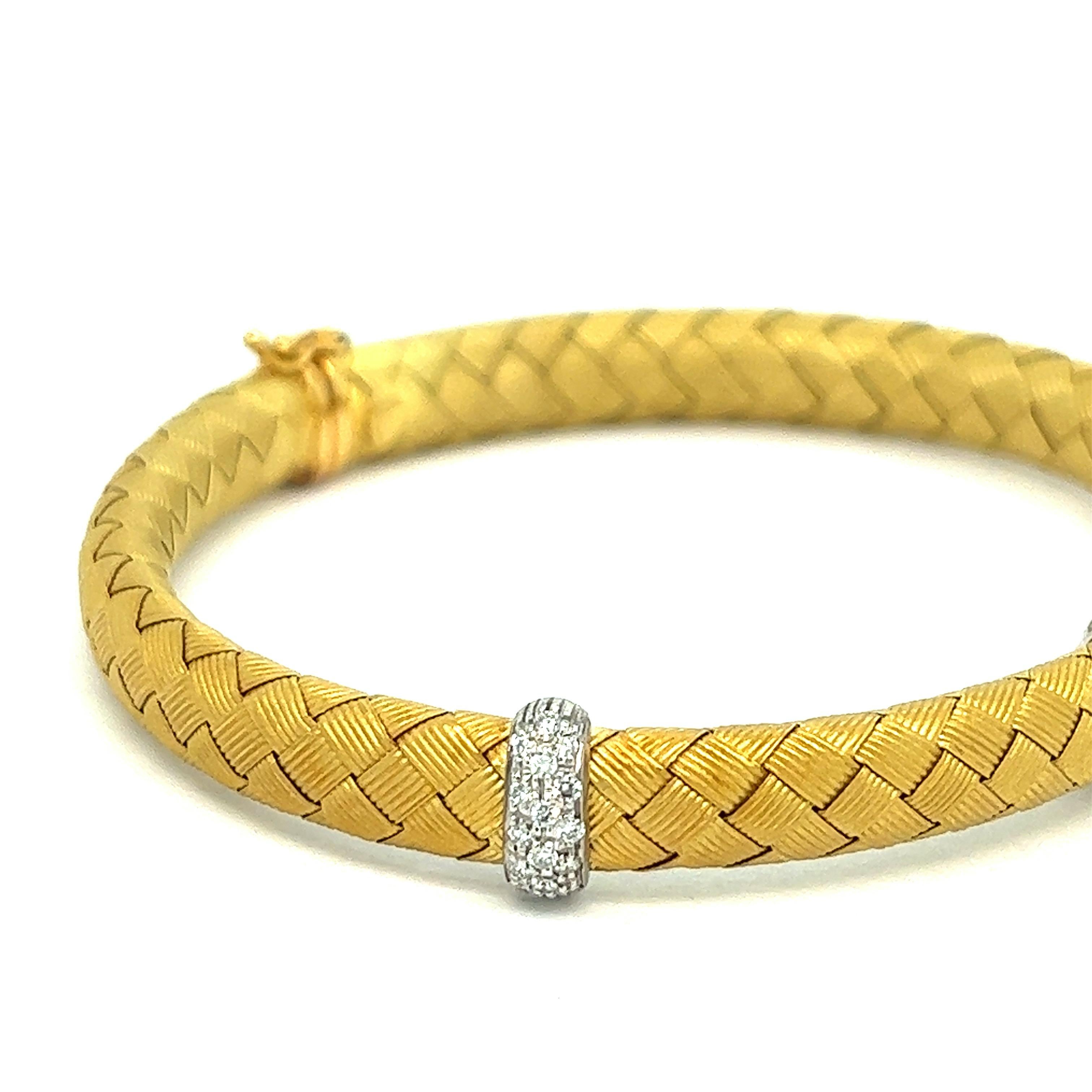 Roberto Coin 18k Weave Bracelet In Excellent Condition For Sale In New York, NY