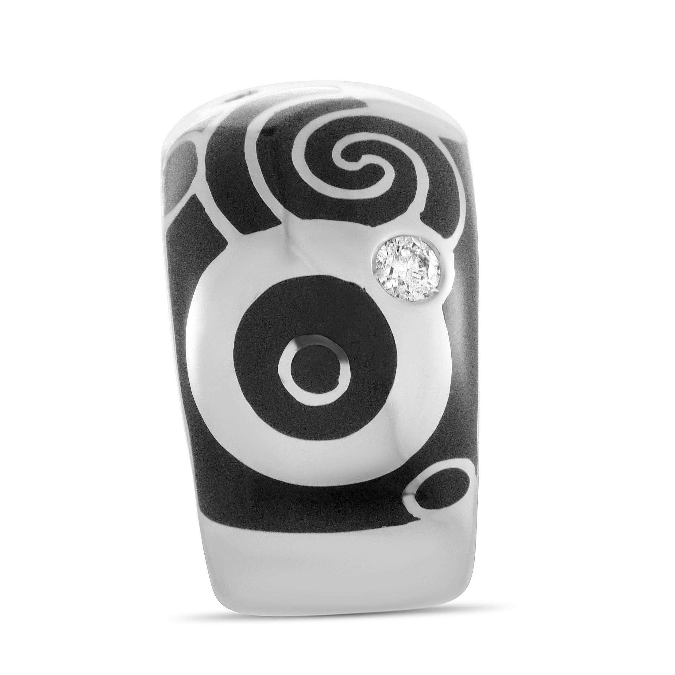 Roberto Coin 18 Karat White Gold Diamond and Black Enamel Ring In New Condition In Southampton, PA