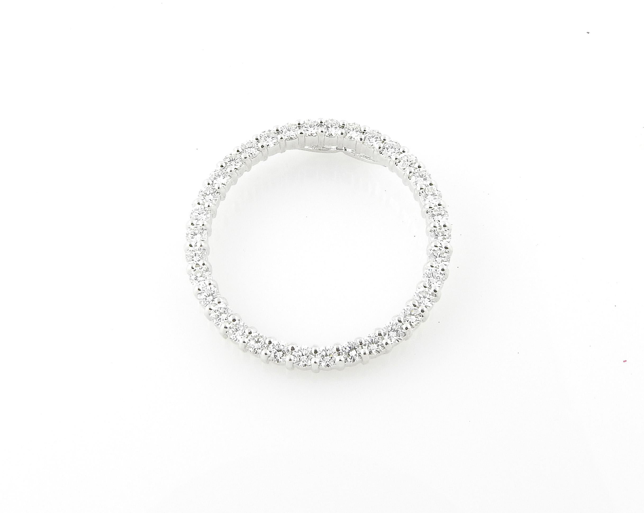 Roberto Coin 18K White Gold Diamond Circle of Life Pendant

This classic diamond circle pendant was created by Roberto Coin and is set in white gold

Diamond is set with 34 diamonds that total approx. 1.03cts total weight

Diamonds are of VS clarity