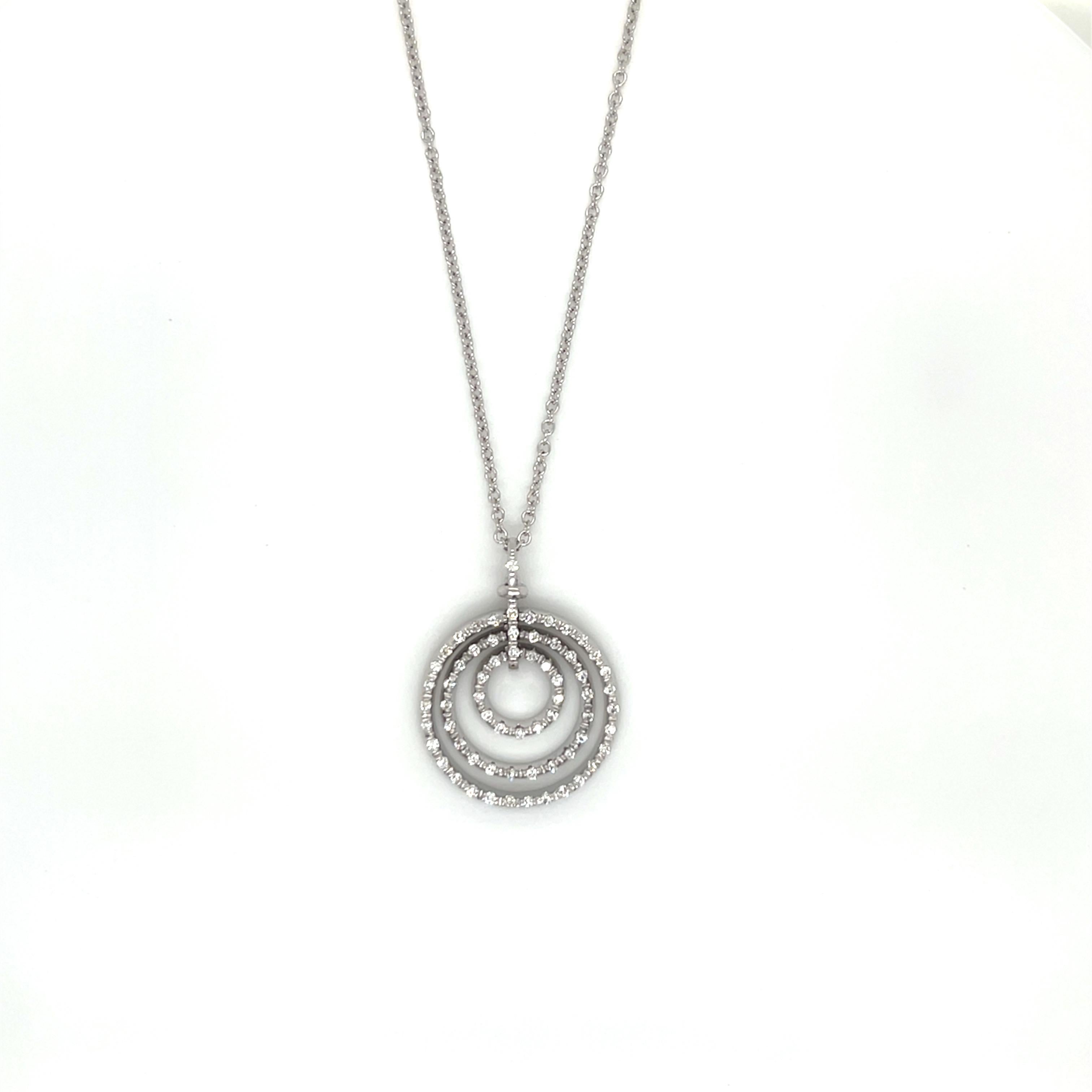 Taille ronde Collier à pendentifs en or blanc 18K avec cercles de diamants Roberto Coin en vente