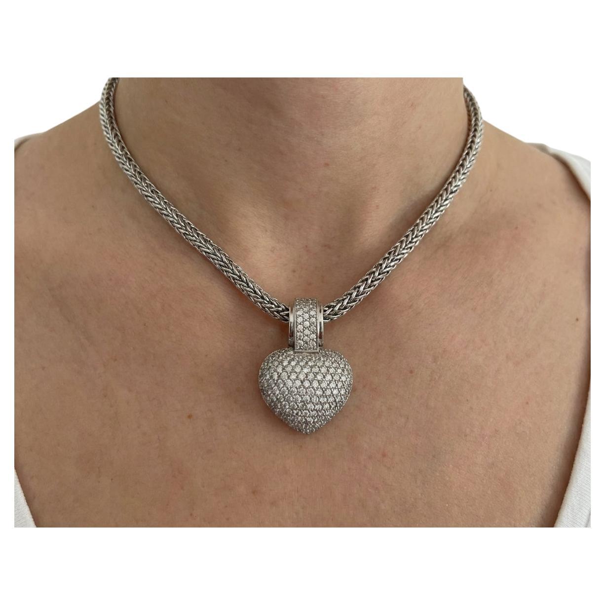 Roberto Coin Collar de cadena de trigo con colgante de corazón de diamantes de oro blanco de 18 quilates en venta