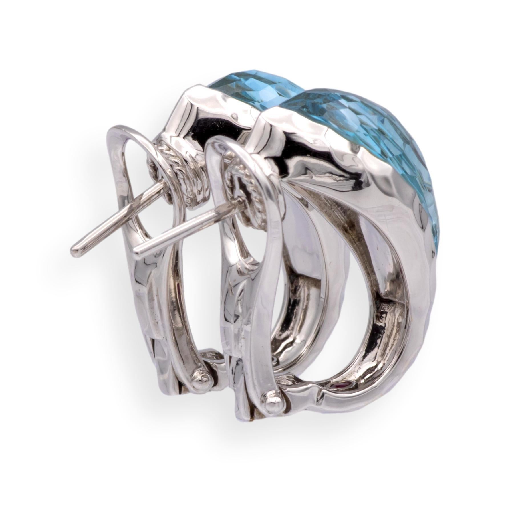 Roberto Coin Boucles d'oreilles clip / post en or blanc 18K Hammer avec Topaze Bleue 14cts en vente 1
