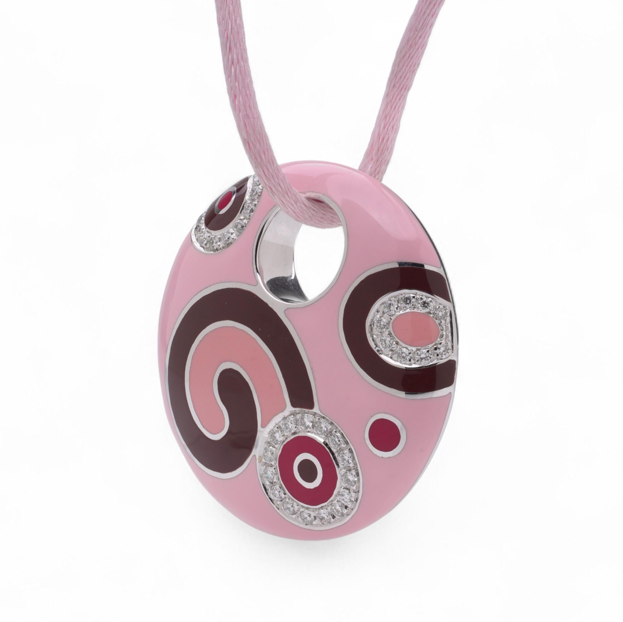 Roberto Coin - Collana con ciondolo in oro bianco 18k e smalto rosa e diamanti In condizioni buone in vendita a Braintree, GB