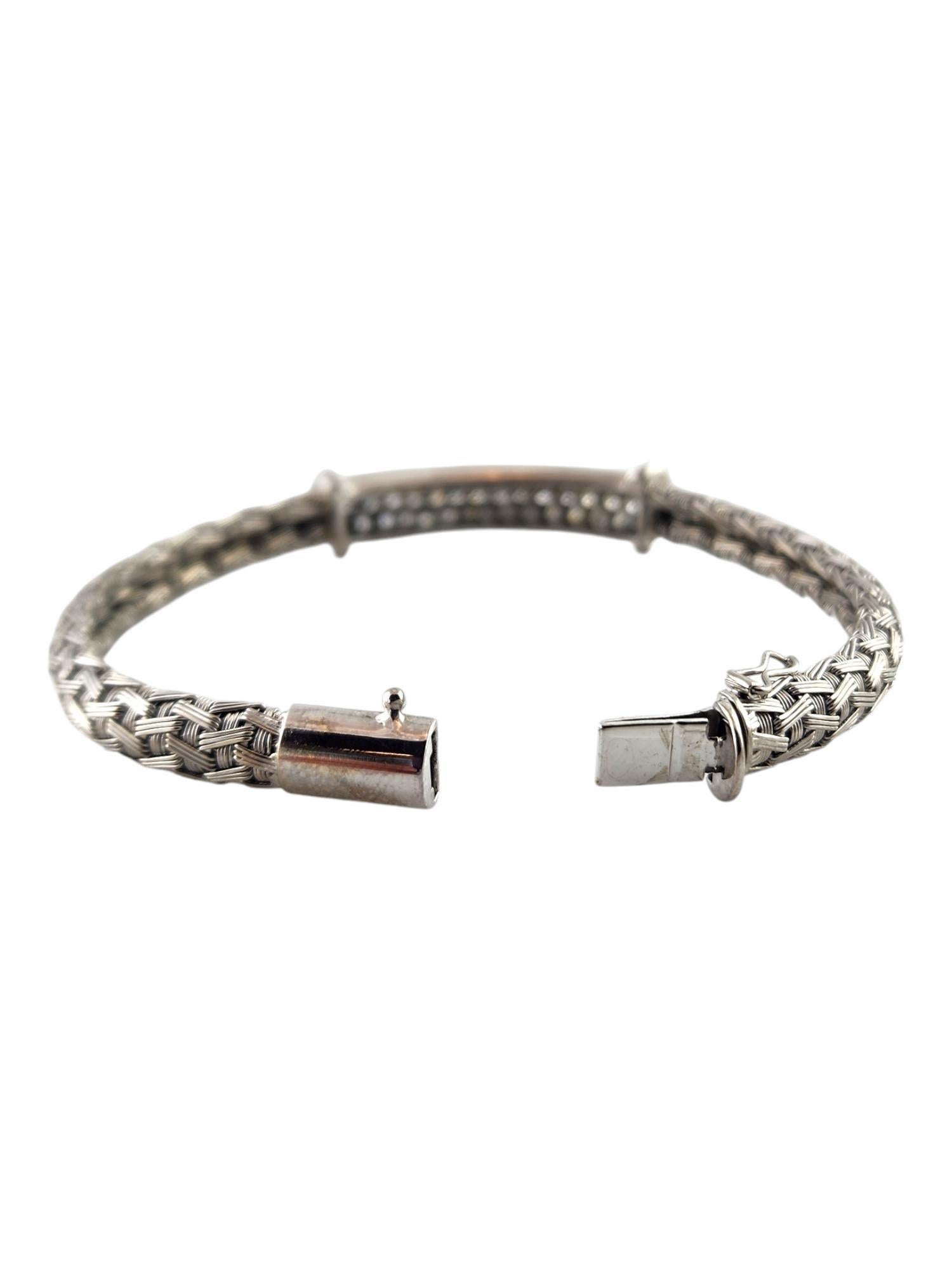 Roberto Coin 18K White Gold Silk Weave Diamond Bracelet #18728 In Good Condition For Sale In Washington Depot, CT